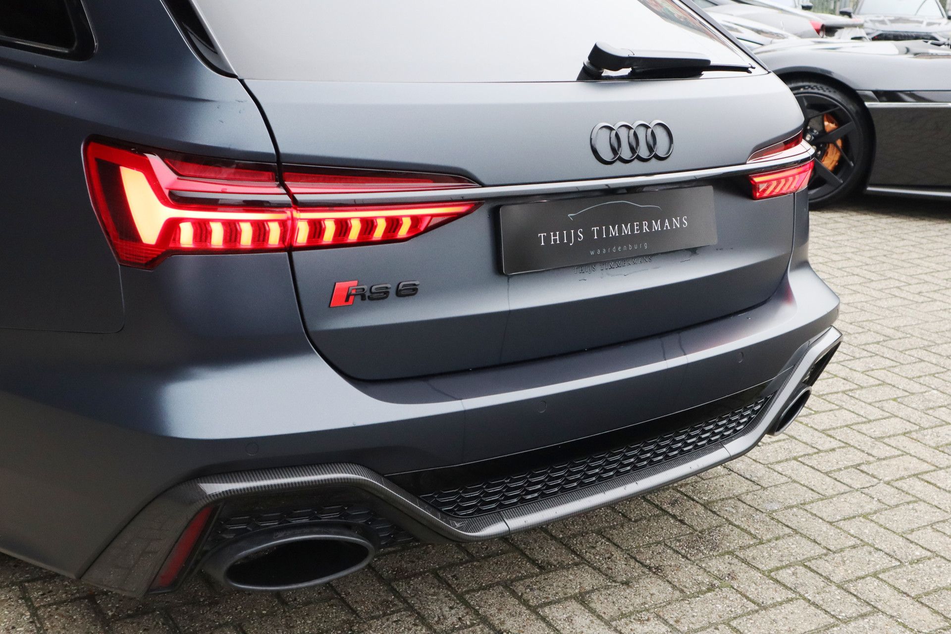 Afbeelding Audi RS6 Avant TFSI quattro | Milltek, Keramisch, Carbon in/ex, B&O, Panoramadak, Zitklima, Adaptive Cruise Control, Zonweringspakket, Wrap matblauw