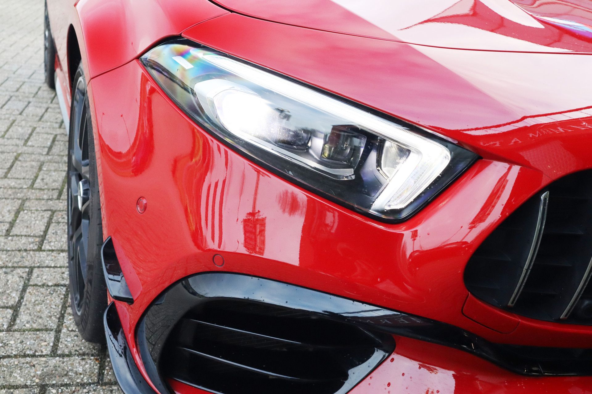 Afbeelding Mercedes-AMG A-Klasse 45 S  4MATIC+ | Akrapovic uitlaat, Perf. stoelen, Driver's Package, Aerodynamica-pakket, Pano, Rij-assistentie pakket, Memory, Stoelverwarming, Head-up display