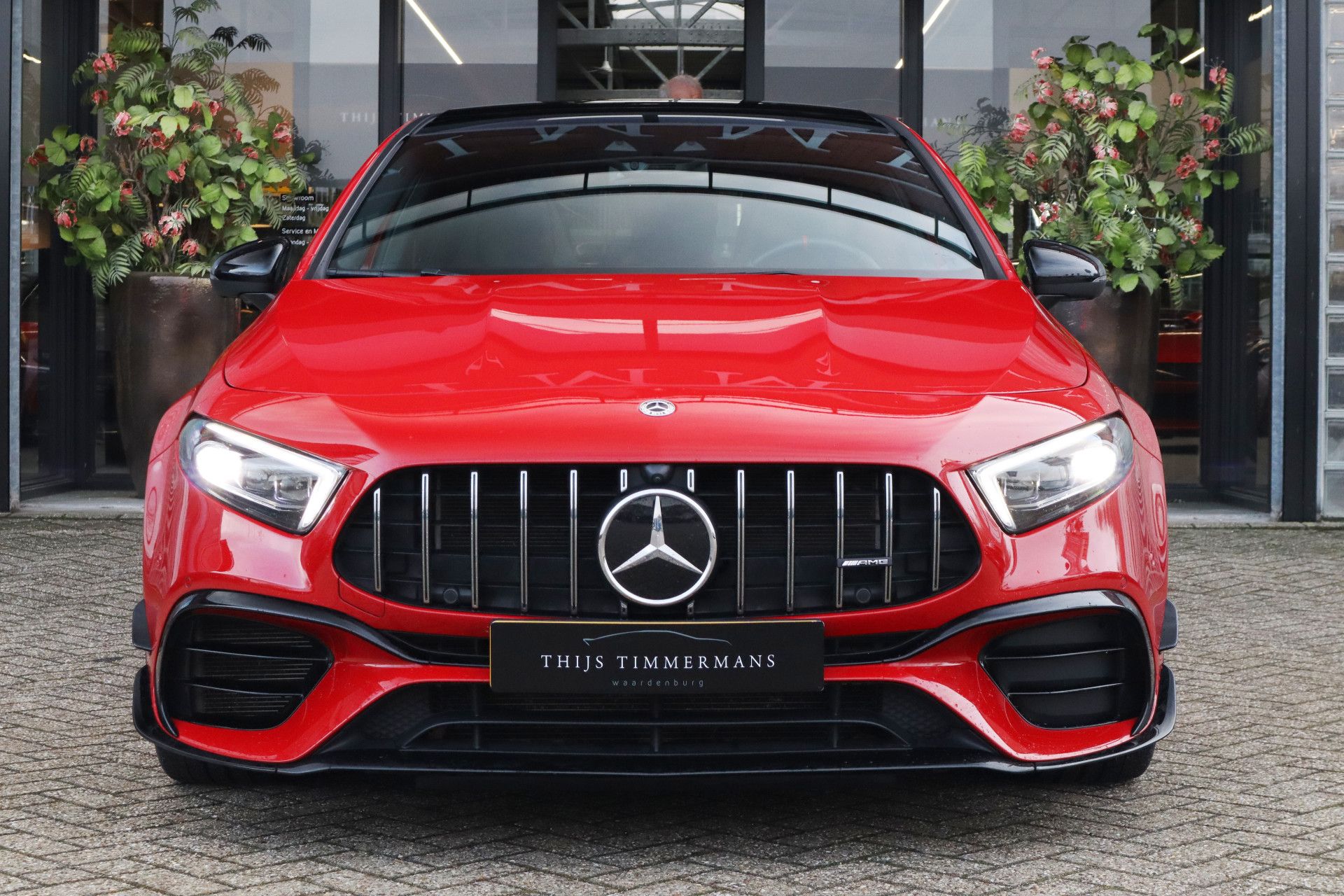 Afbeelding Mercedes-AMG A-Klasse 45 S  4MATIC+ | Akrapovic uitlaat, Perf. stoelen, Driver's Package, Aerodynamica-pakket, Pano, Rij-assistentie pakket, Memory, Stoelverwarming, Head-up display