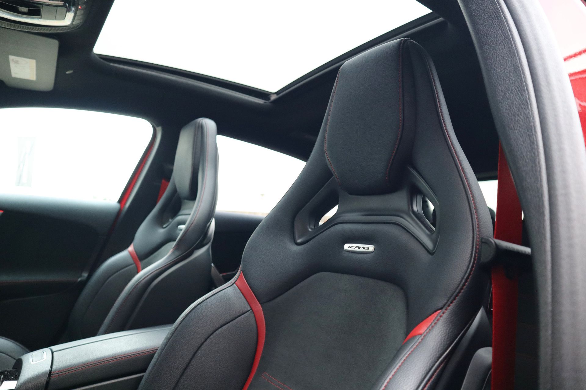 Afbeelding Mercedes-AMG A-Klasse 45 S  4MATIC+ | Akrapovic uitlaat, Perf. stoelen, Driver's Package, Aerodynamica-pakket, Pano, Rij-assistentie pakket, Memory, Stoelverwarming, Head-up display