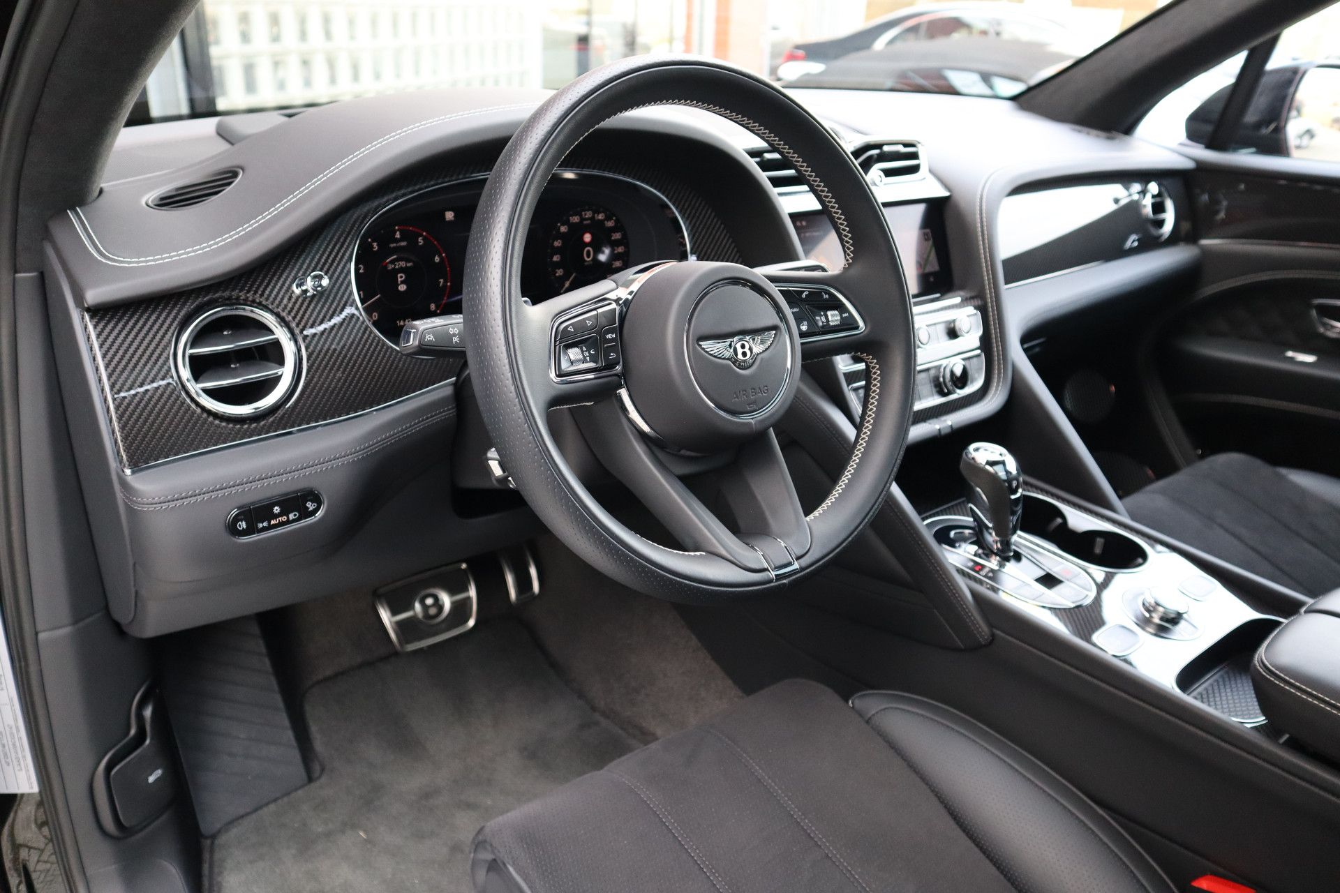 Afbeelding Bentley Bentayga S 4.0 V8 | Mulliner, Naim Audio, Carbon interieur, Massage, Nachtzicht, Panoramadak, Zitklima, Stuurverwarming, Trekhaak, Zonweringspakket