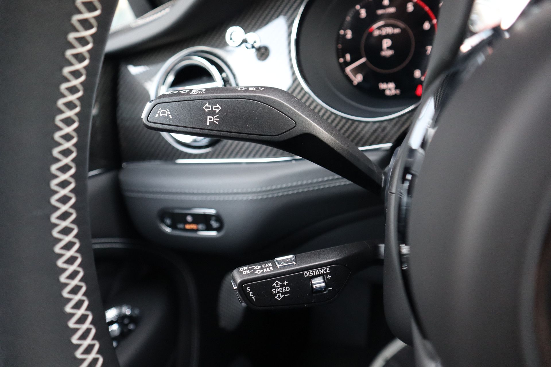 Afbeelding Bentley Bentayga S 4.0 V8 | Mulliner, Naim Audio, Carbon interieur, Massage, Nachtzicht, Panoramadak, Zitklima, Stuurverwarming, Trekhaak, Zonweringspakket