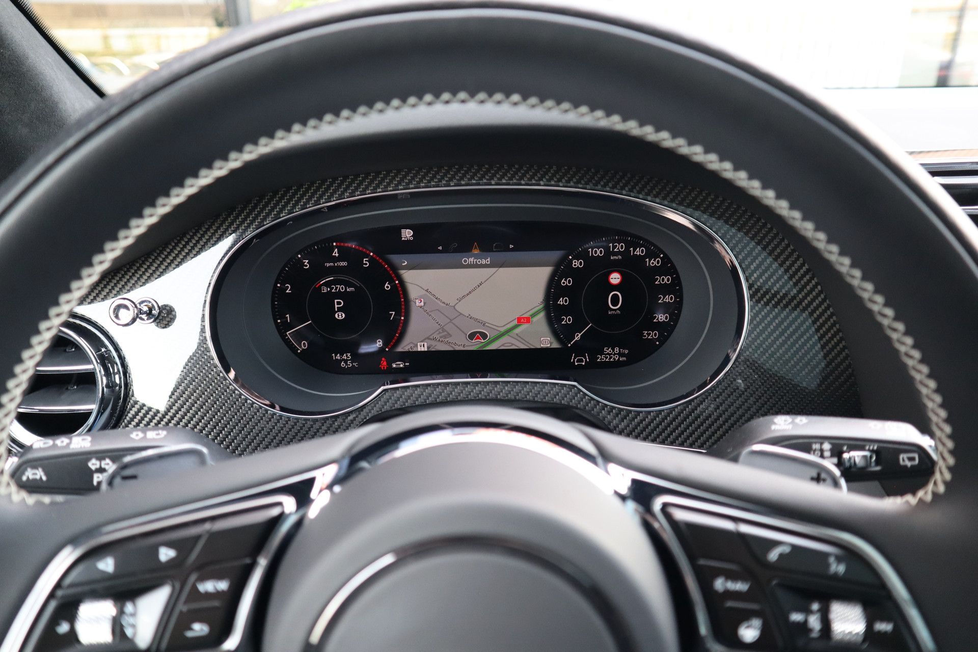 Afbeelding Bentley Bentayga S 4.0 V8 | Mulliner, Naim Audio, Carbon interieur, Massage, Nachtzicht, Panoramadak, Zitklima, Stuurverwarming, Trekhaak, Zonweringspakket