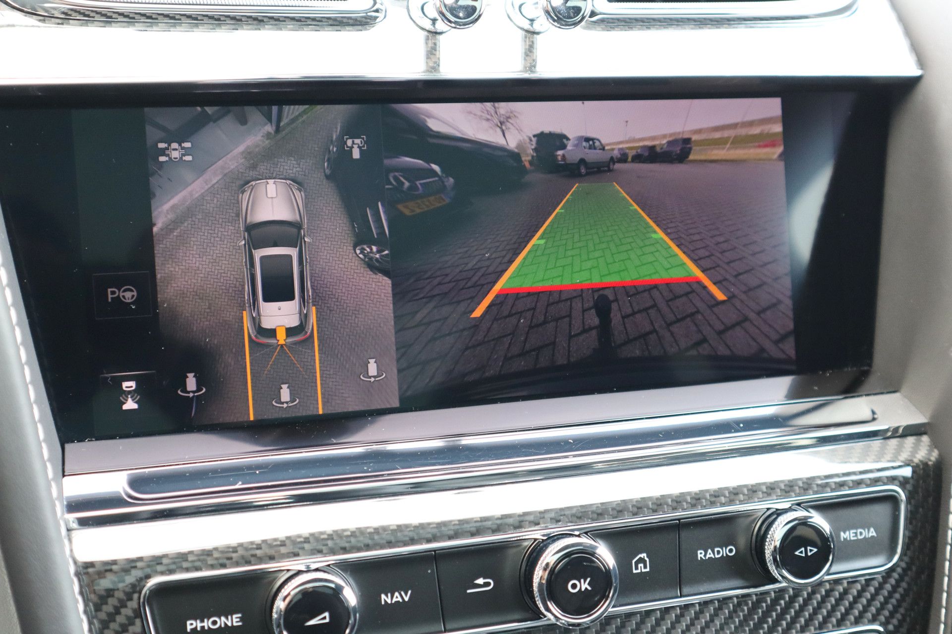 Afbeelding Bentley Bentayga S 4.0 V8 | Mulliner, Naim Audio, Carbon interieur, Massage, Nachtzicht, Panoramadak, Zitklima, Stuurverwarming, Trekhaak, Zonweringspakket