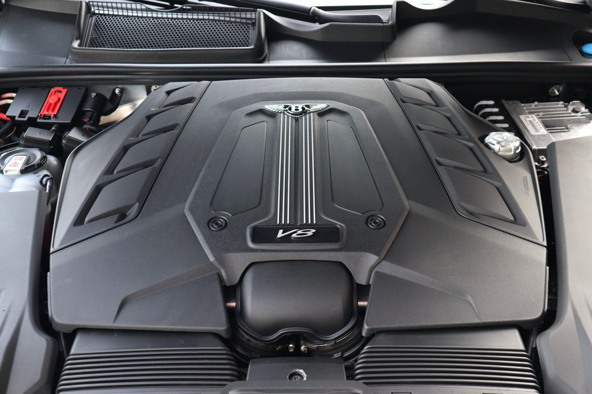 Afbeelding Bentley Bentayga S 4.0 V8 | Mulliner, Naim Audio, Carbon interieur, Massage, Nachtzicht, Panoramadak, Zitklima, Stuurverwarming, Trekhaak, Zonweringspakket