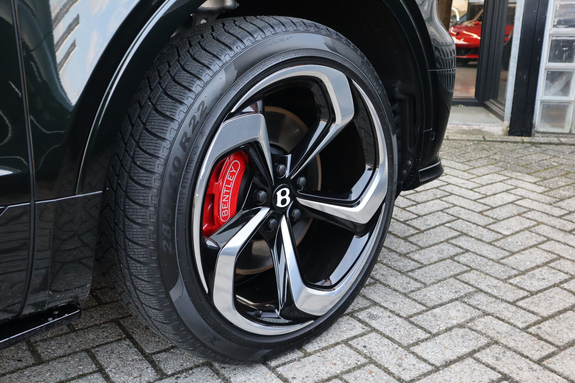 Afbeelding Bentley Bentayga S 4.0 V8 | Mulliner, Naim Audio, Carbon interieur, Massage, Nachtzicht, Panoramadak, Zitklima, Stuurverwarming, Trekhaak, Zonweringspakket