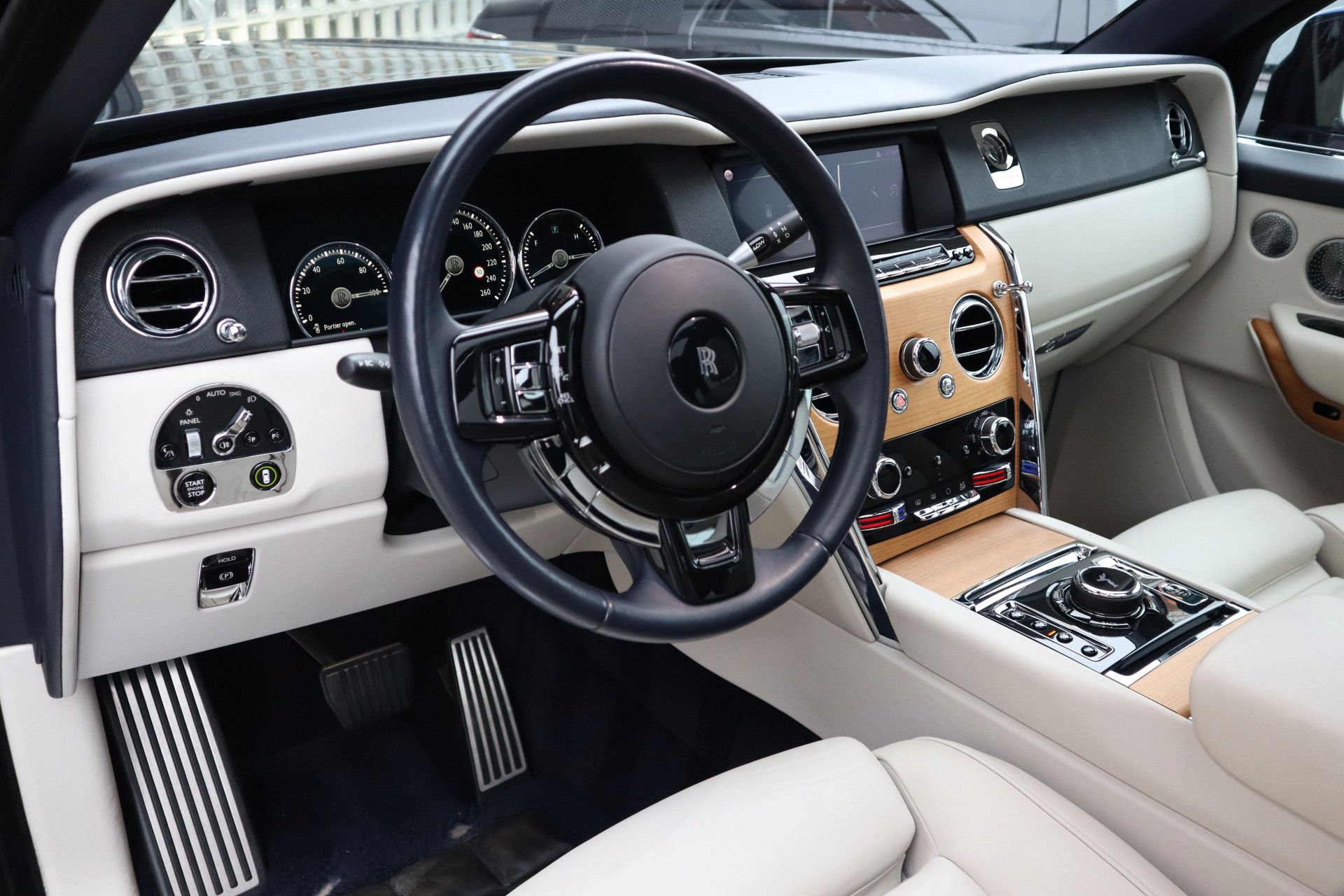 Afbeelding Rolls-Royce Cullinan 6.75 V12 | Bespoke Audio, Massage, Entertainment, Nachtzicht, Panoramadak, Trekhaak, Stoelverwarming, Stuurverwarming, ACC