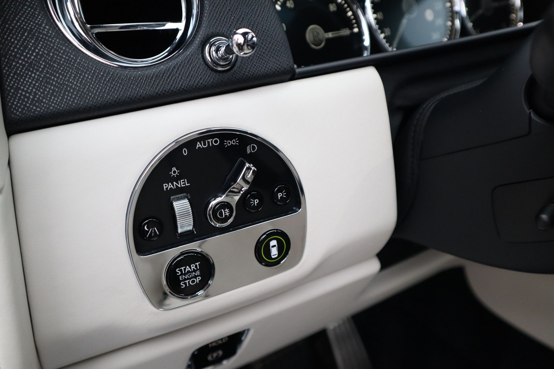 Afbeelding Rolls-Royce Cullinan 6.75 V12 | Bespoke Audio, Massage, Entertainment, Nachtzicht, Panoramadak, Trekhaak, Stoelverwarming, Stuurverwarming, ACC