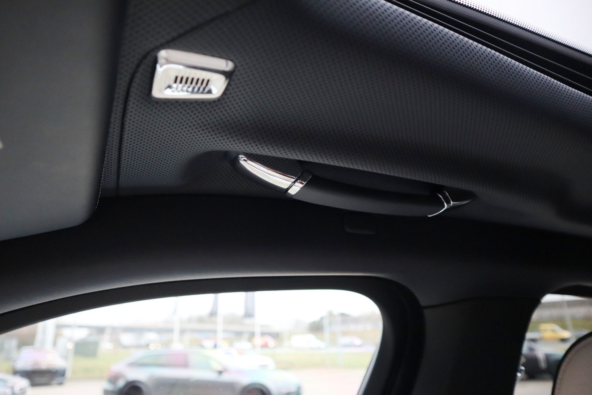 Afbeelding Rolls-Royce Cullinan 6.75 V12 | Bespoke Audio, Massage, Entertainment, Nachtzicht, Panoramadak, Trekhaak, Stoelverwarming, Stuurverwarming, ACC