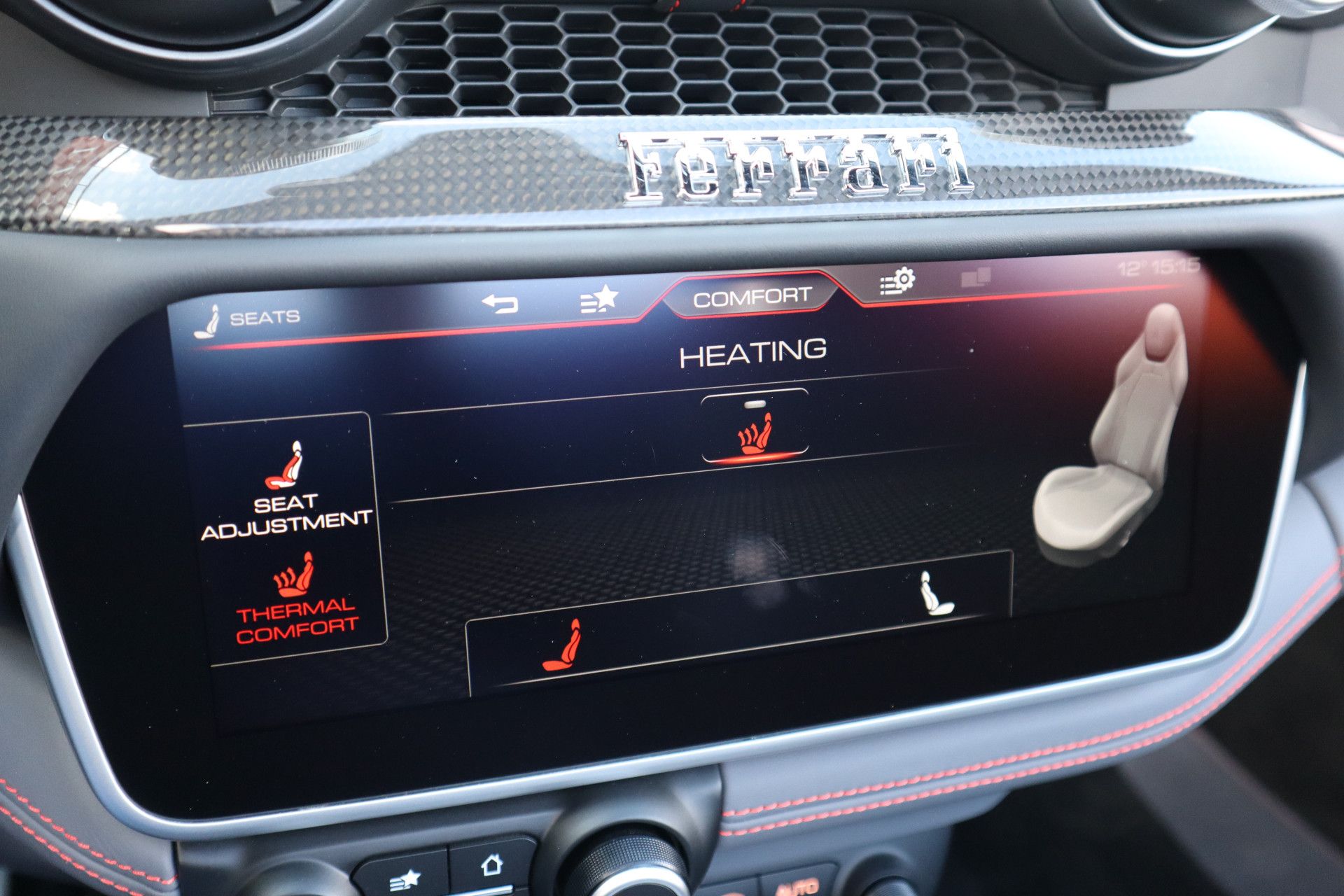 Afbeelding Ferrari Portofino 3.9 V8 HELE | Carbon in/ex, Passenger display, JBL, Elektrisch verst. Daytona stoelen, Stoelverwarming, Camera, Apple Carplay