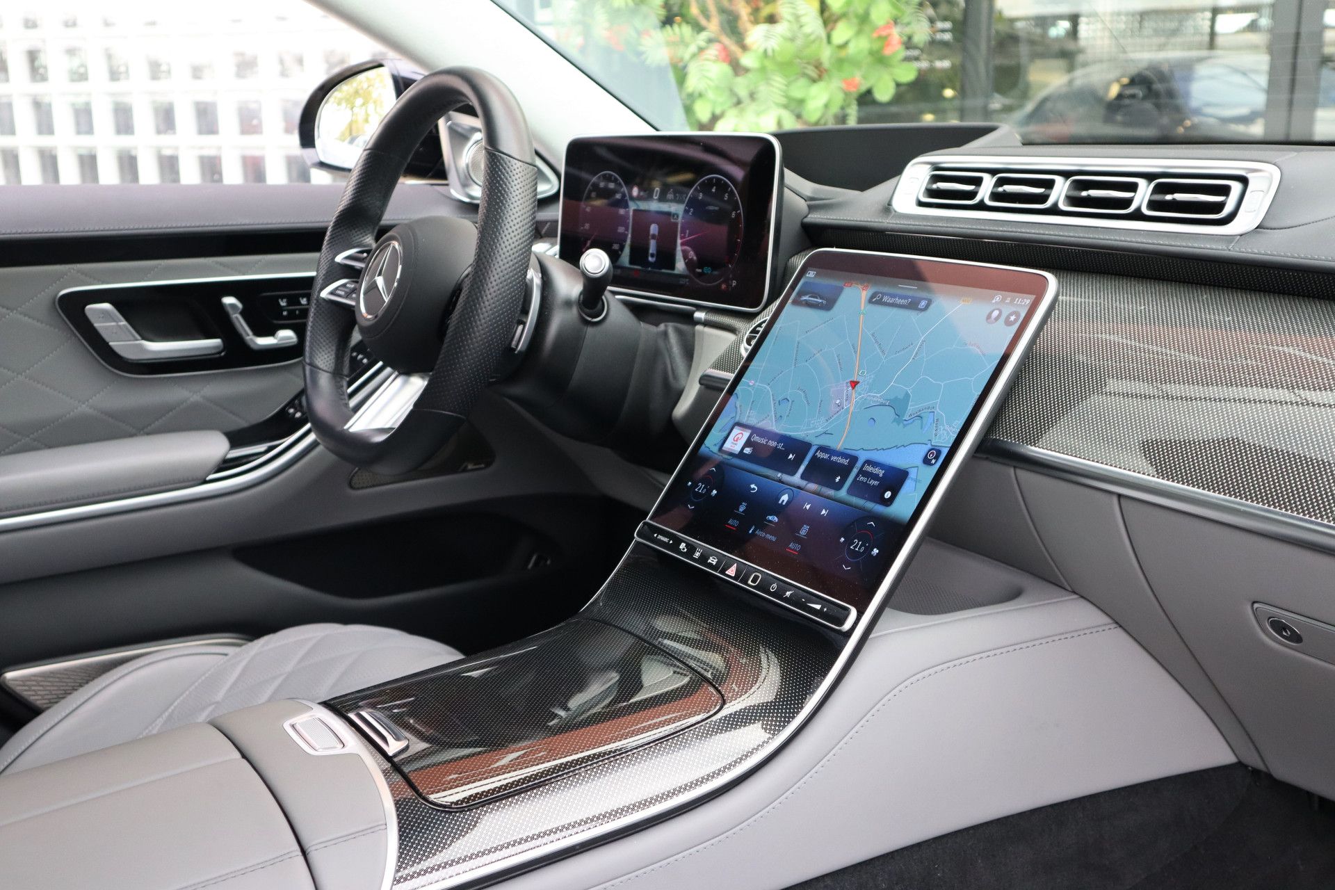 Afbeelding Mercedes-Benz S-Klasse 580 4MATIC Lang | Brabus 571pk, AMG-Line, Burmester High End 4D, Achterasbesturing, Rij-assistentie Plus pakket, Digital Light, Standkachel, Zonweringspakket, Zitklima