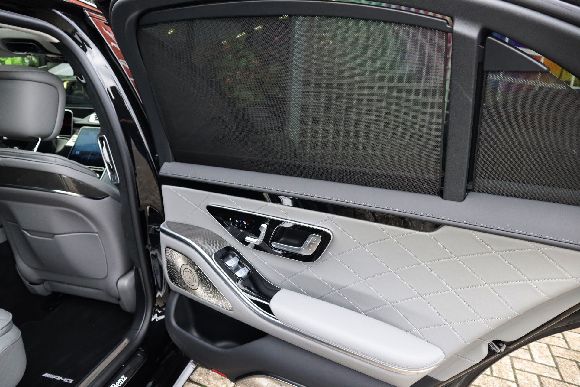 Afbeelding Mercedes-Benz S-Klasse 580 4MATIC Lang | Brabus 571pk, AMG-Line, Burmester High End 4D, Achterasbesturing, Rij-assistentie Plus pakket, Digital Light, Standkachel, Zonweringspakket, Zitklima