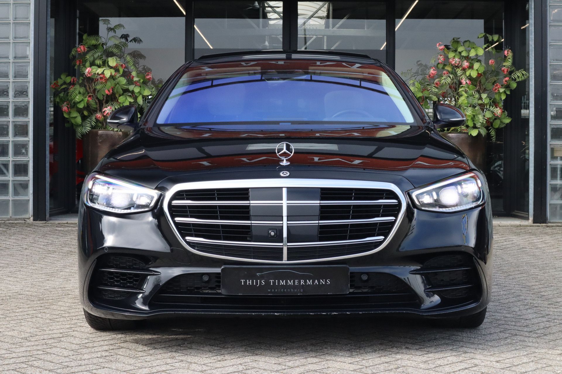 Afbeelding Mercedes-Benz S-Klasse 580 4MATIC Lang | Brabus 571pk, AMG-Line, Burmester High End 4D, Achterasbesturing, Rij-assistentie Plus pakket, Digital Light, Standkachel, Zonweringspakket, Zitklima