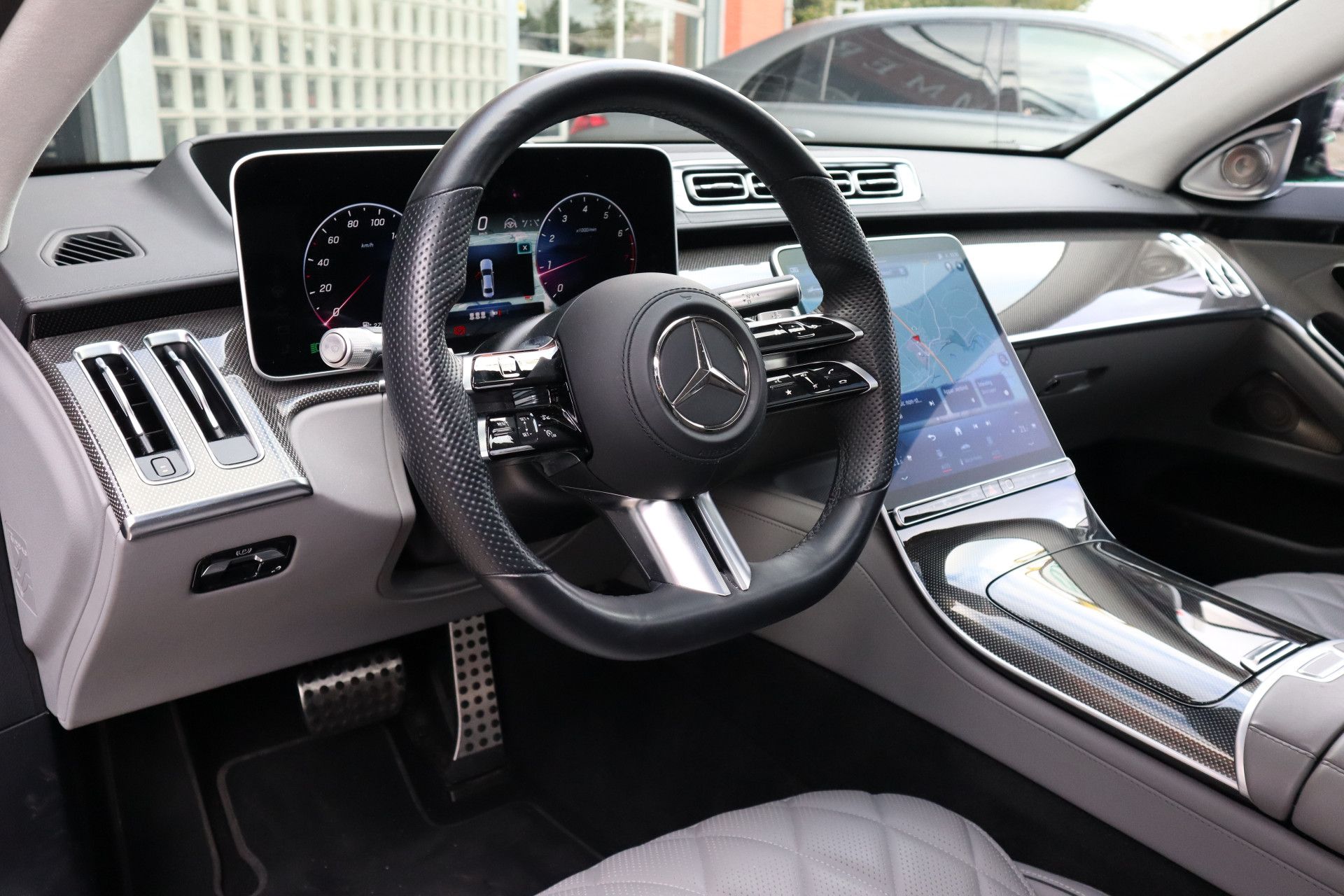 Afbeelding Mercedes-Benz S-Klasse 580 4MATIC Lang | Brabus 571pk, AMG-Line, Burmester High End 4D, Achterasbesturing, Rij-assistentie Plus pakket, Digital Light, Standkachel, Zonweringspakket, Zitklima