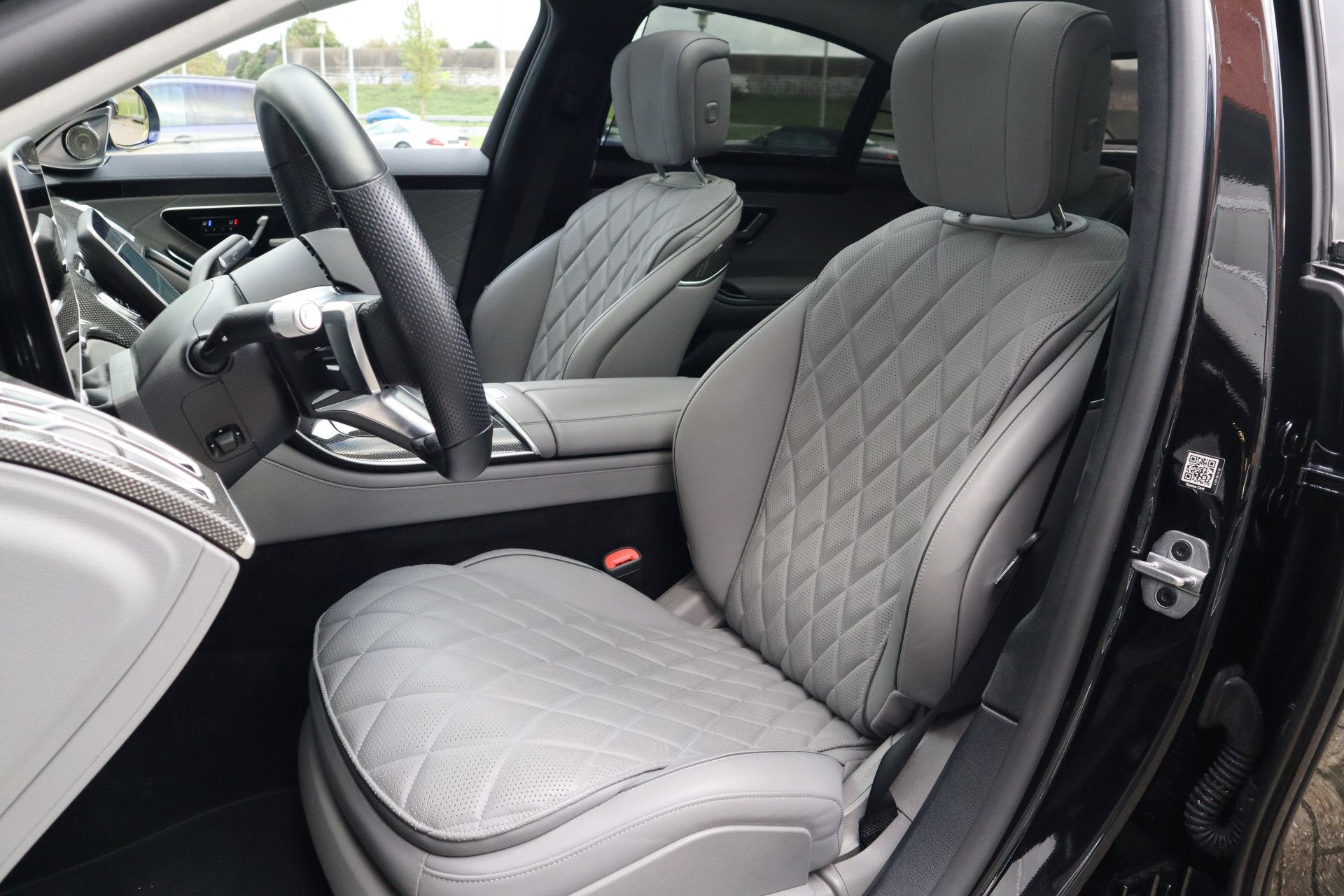 Afbeelding Mercedes-Benz S-Klasse 580 4MATIC Lang | Brabus 571pk, AMG-Line, Burmester High End 4D, Achterasbesturing, Rij-assistentie Plus pakket, Digital Light, Standkachel, Zonweringspakket, Zitklima