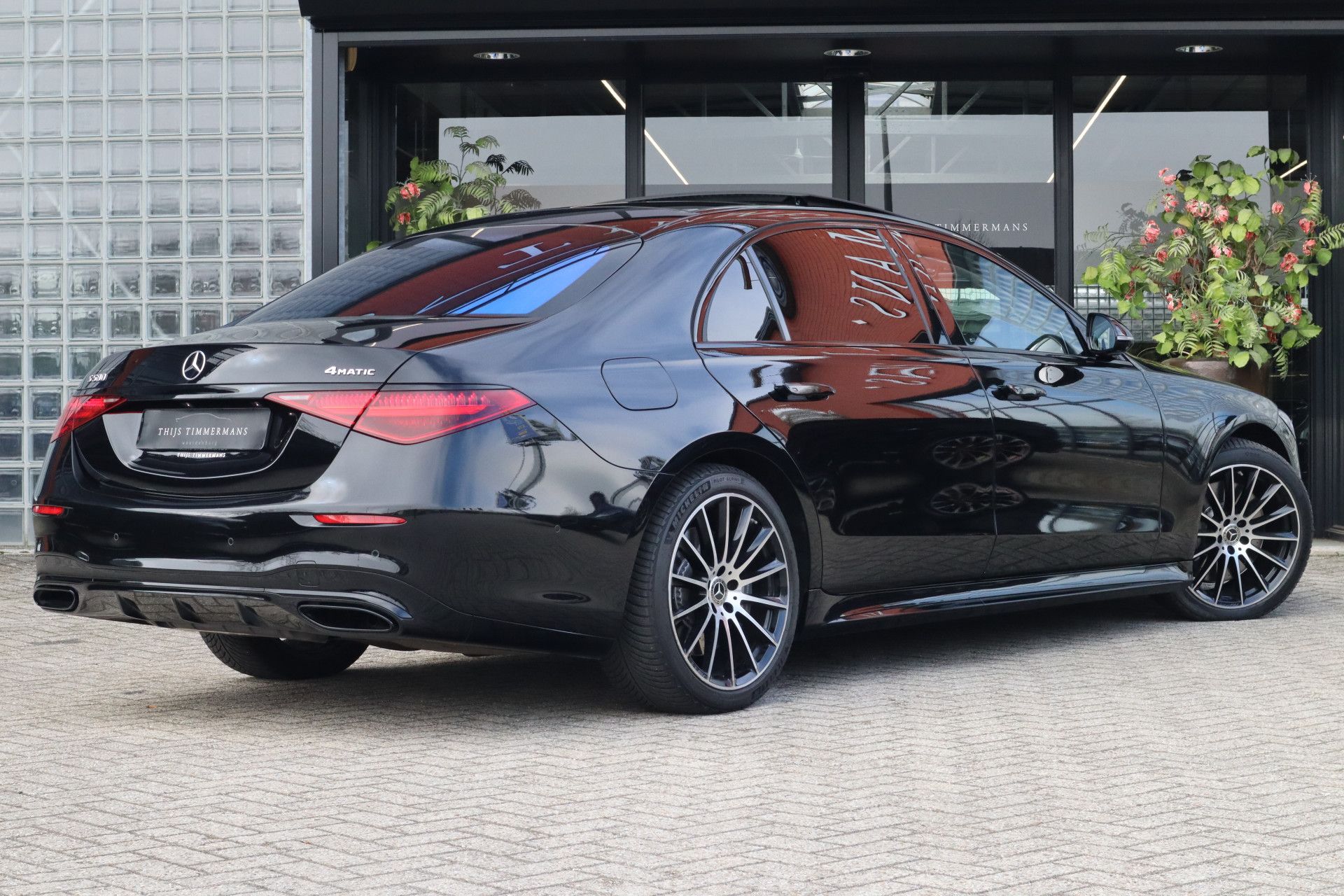 Afbeelding Mercedes-Benz S-Klasse 580 4MATIC Lang | Brabus 571pk, AMG-Line, Burmester High End 4D, Achterasbesturing, Rij-assistentie Plus pakket, Digital Light, Standkachel, Zonweringspakket, Zitklima