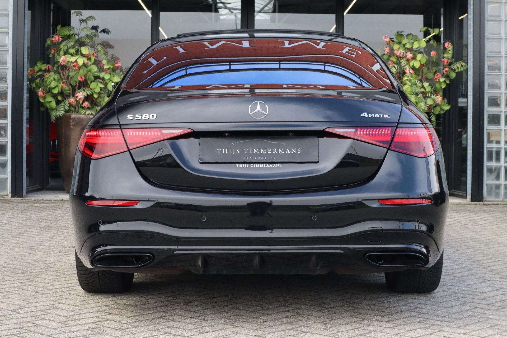 Afbeelding Mercedes-Benz S-Klasse 580 4MATIC Lang | Brabus 571pk, AMG-Line, Burmester High End 4D, Achterasbesturing, Rij-assistentie Plus pakket, Digital Light, Standkachel, Zonweringspakket, Zitklima