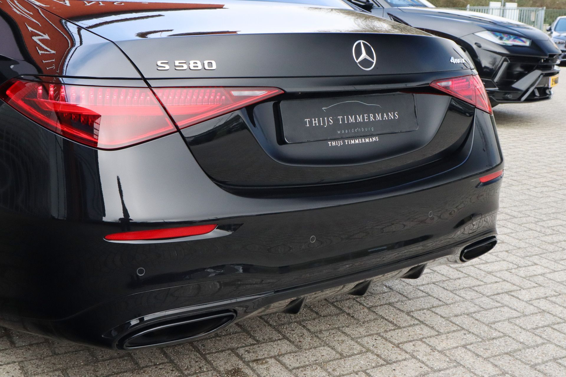 Afbeelding Mercedes-Benz S-Klasse 580 4MATIC Lang | Brabus 571pk, AMG-Line, Burmester High End 4D, Achterasbesturing, Rij-assistentie Plus pakket, Digital Light, Standkachel, Zonweringspakket, Zitklima