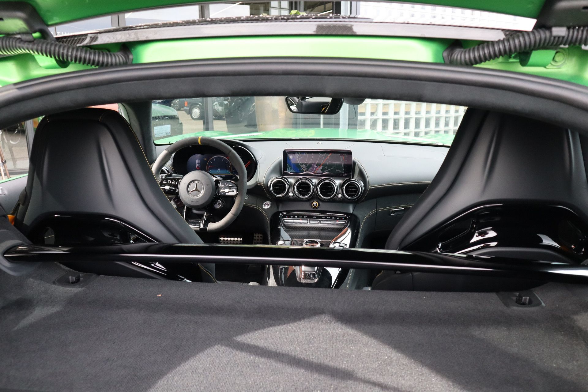 Afbeelding Mercedes-Benz AMG GT R | Keramisch, Carbon in/exterieur, Distronic Plus, Apple Carplay, Stoelverwarming, Green Hell Magno