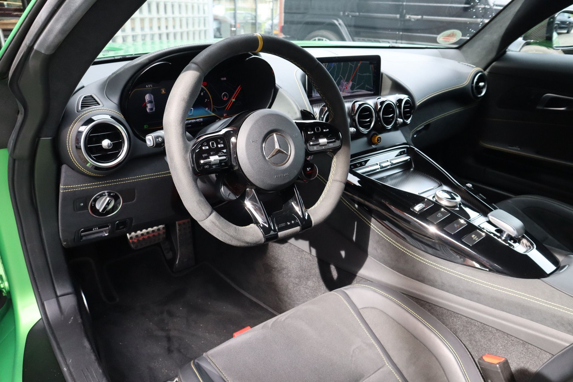Afbeelding Mercedes-Benz AMG GT R | Keramisch, Carbon in/exterieur, Distronic Plus, Apple Carplay, Stoelverwarming, Green Hell Magno