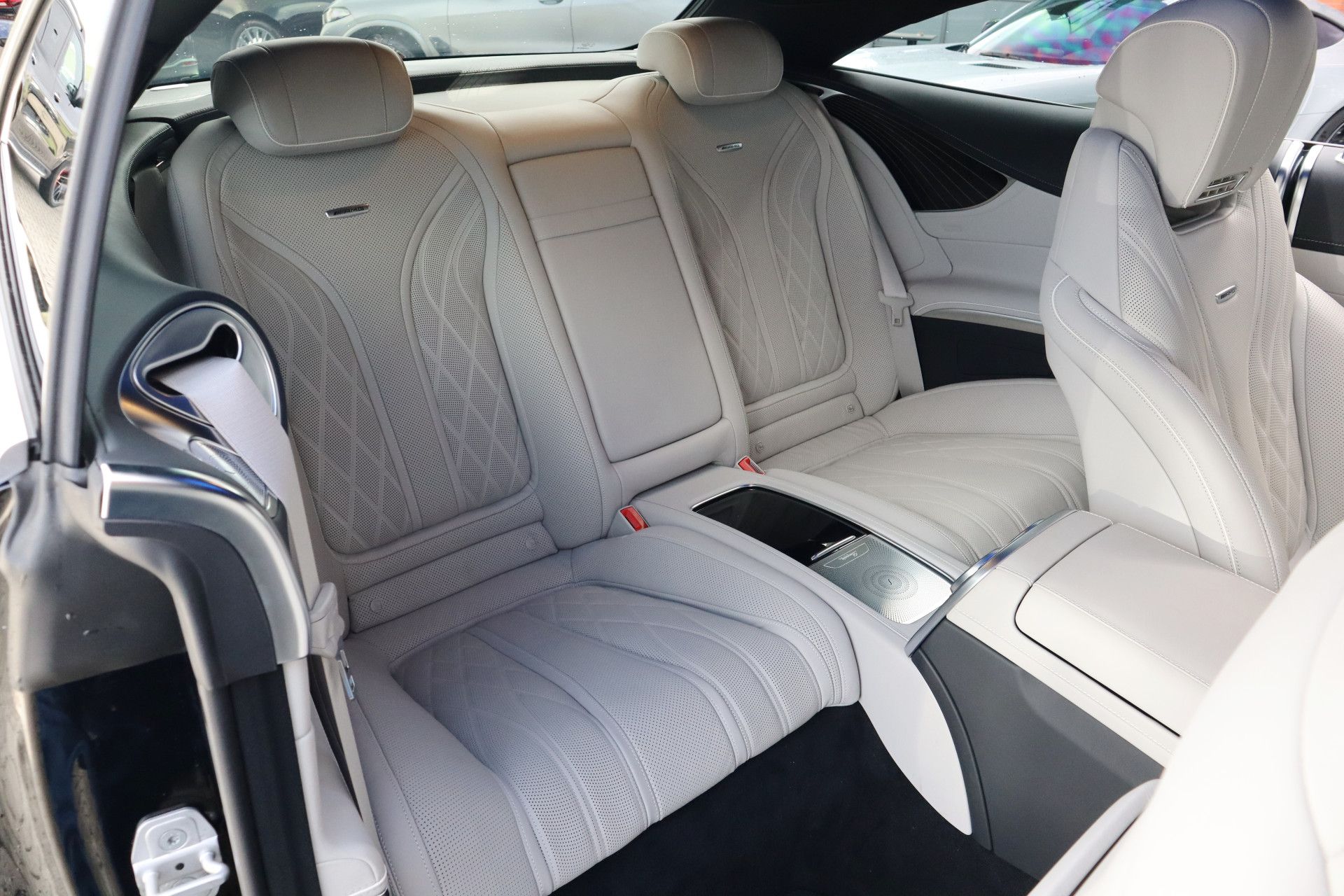 Afbeelding Mercedes-AMG S-Klasse Coupé  65 | Burmester High End, Magic Skydak, Swarovski-koplampen, Massage, Airscarf, Zitklima, Stuurverwarming, Nachtzicht, Rij-ass. Plus pakket, Driver's Package
