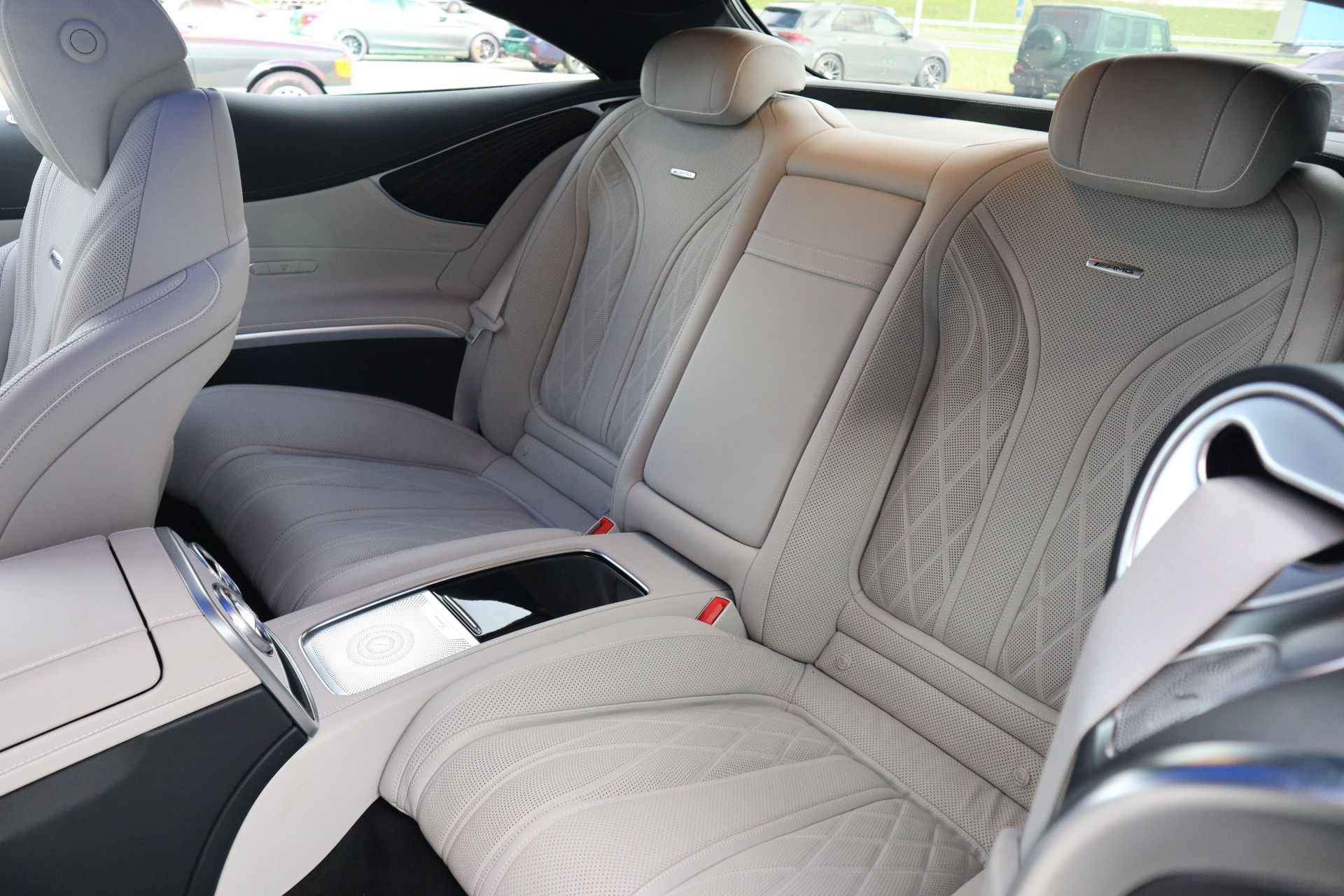 Afbeelding Mercedes-AMG S-Klasse Coupé  65 | Burmester High End, Magic Skydak, Swarovski-koplampen, Massage, Airscarf, Zitklima, Stuurverwarming, Nachtzicht, Rij-ass. Plus pakket, Driver's Package
