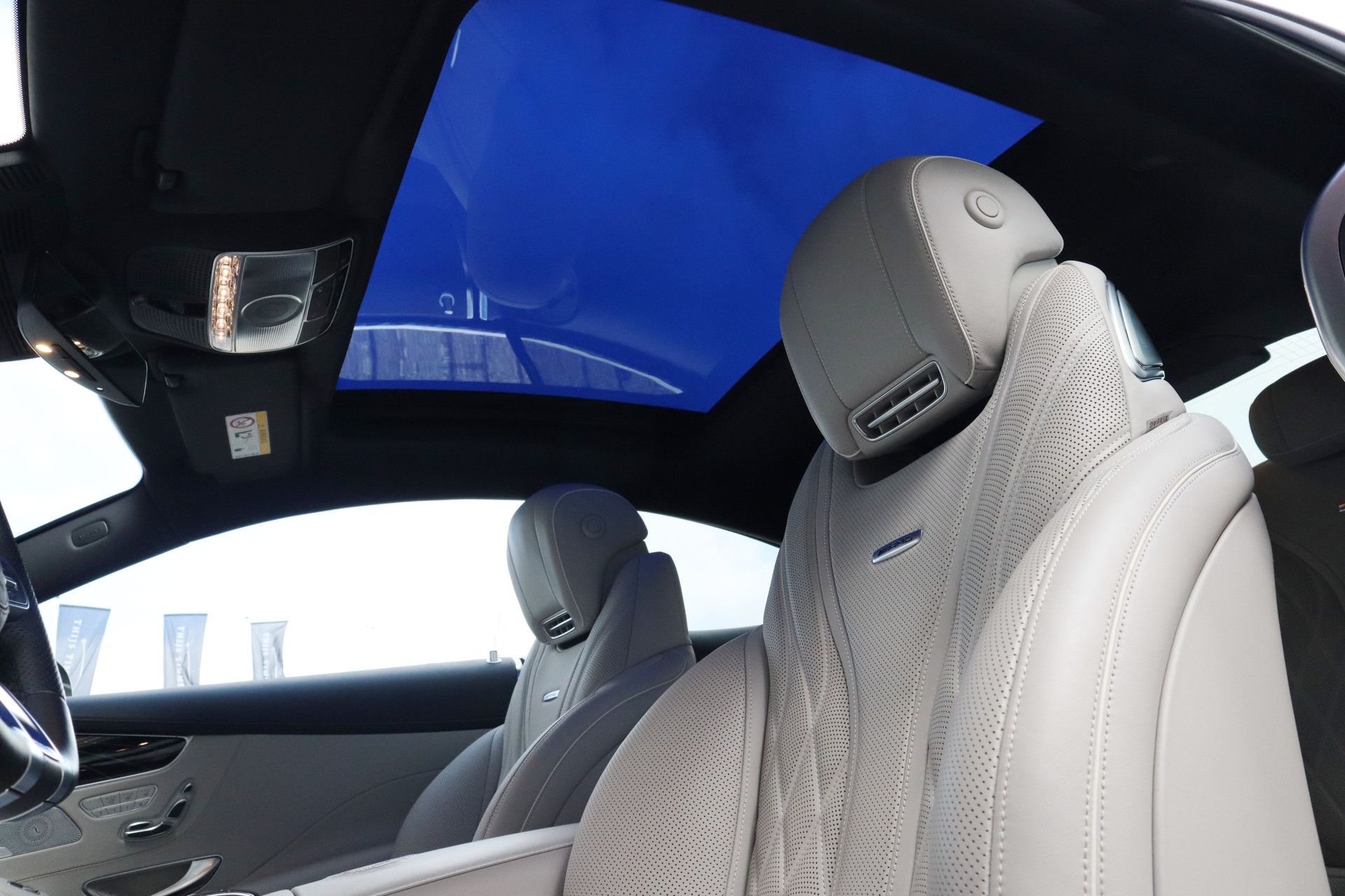 Afbeelding Mercedes-AMG S-Klasse Coupé  65 | Burmester High End, Magic Skydak, Swarovski-koplampen, Massage, Airscarf, Zitklima, Stuurverwarming, Nachtzicht, Rij-ass. Plus pakket, Driver's Package