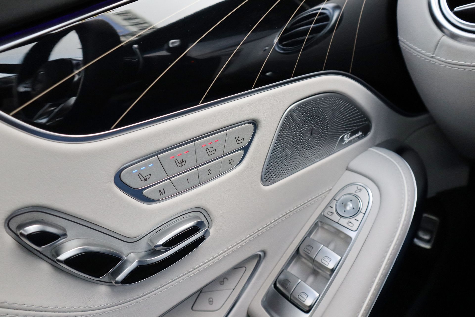 Afbeelding Mercedes-AMG S-Klasse Coupé  65 | Burmester High End, Magic Skydak, Swarovski-koplampen, Massage, Airscarf, Zitklima, Stuurverwarming, Nachtzicht, Rij-ass. Plus pakket, Driver's Package