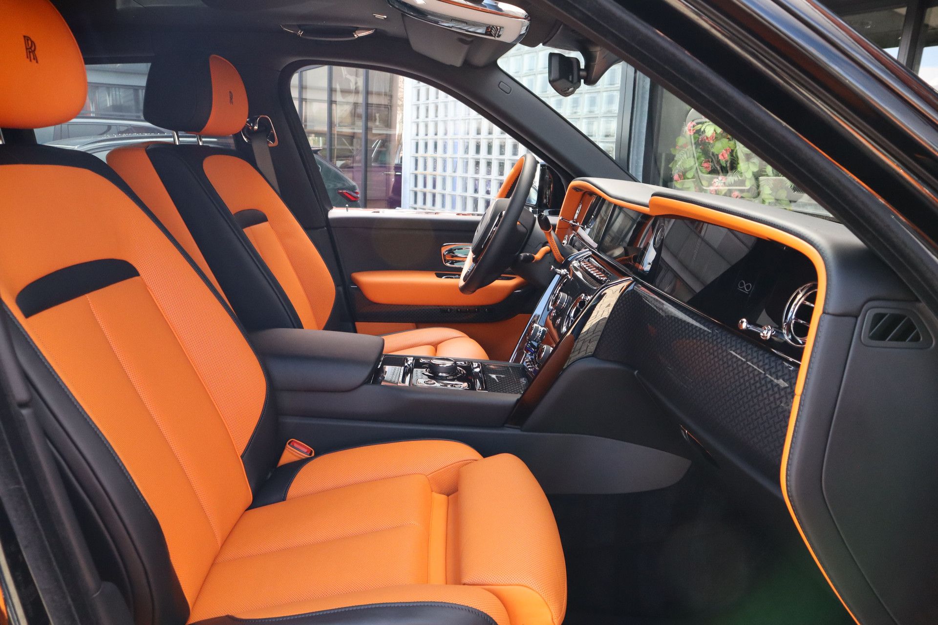 Afbeelding Rolls-Royce Cullinan BLACK BADGE 6.75 V12 | Series II, Starlight, Bespoke Audio, Massage, Entertainment