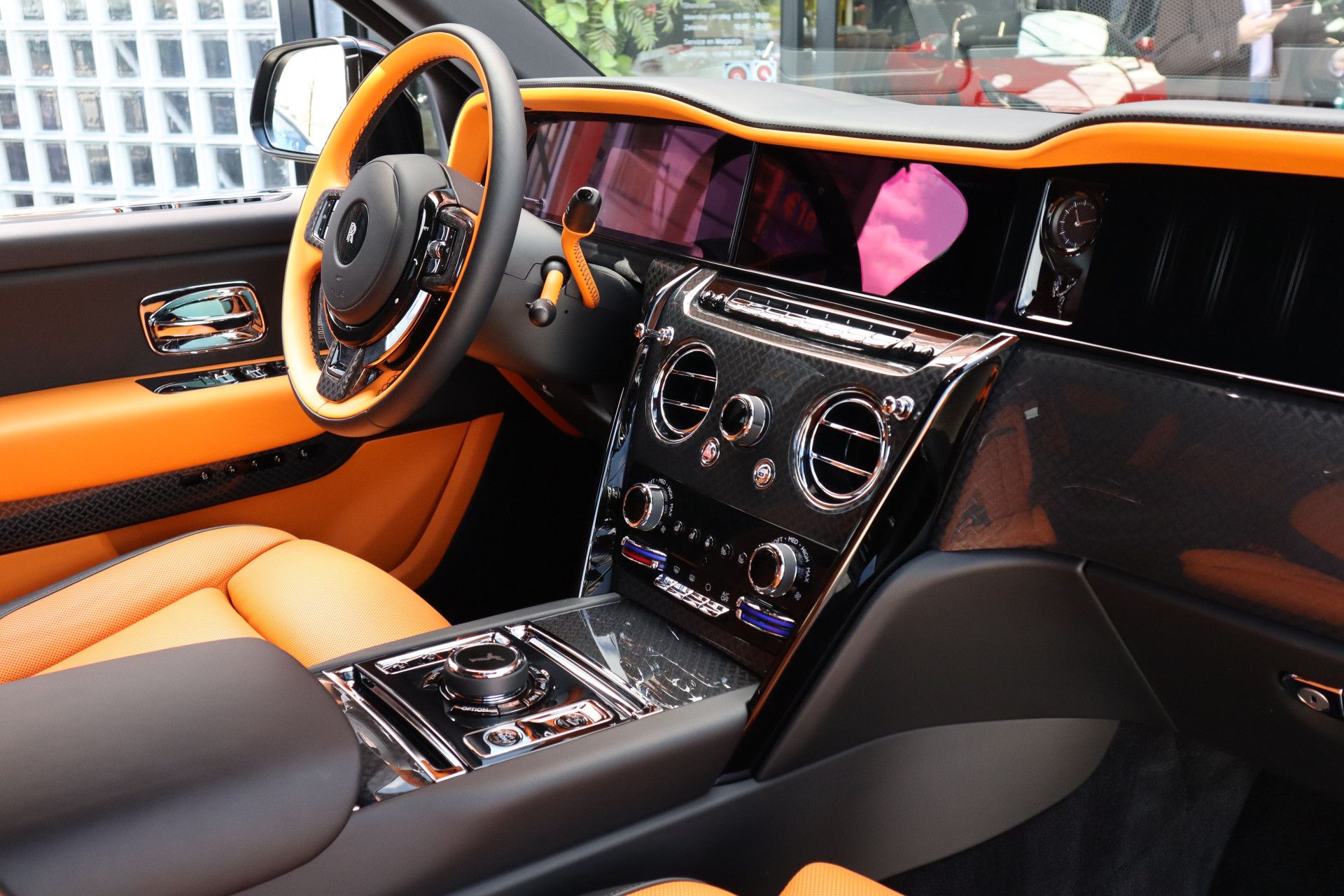 Afbeelding Rolls-Royce Cullinan BLACK BADGE 6.75 V12 | Series II, Starlight, Bespoke Audio, Massage, Entertainment