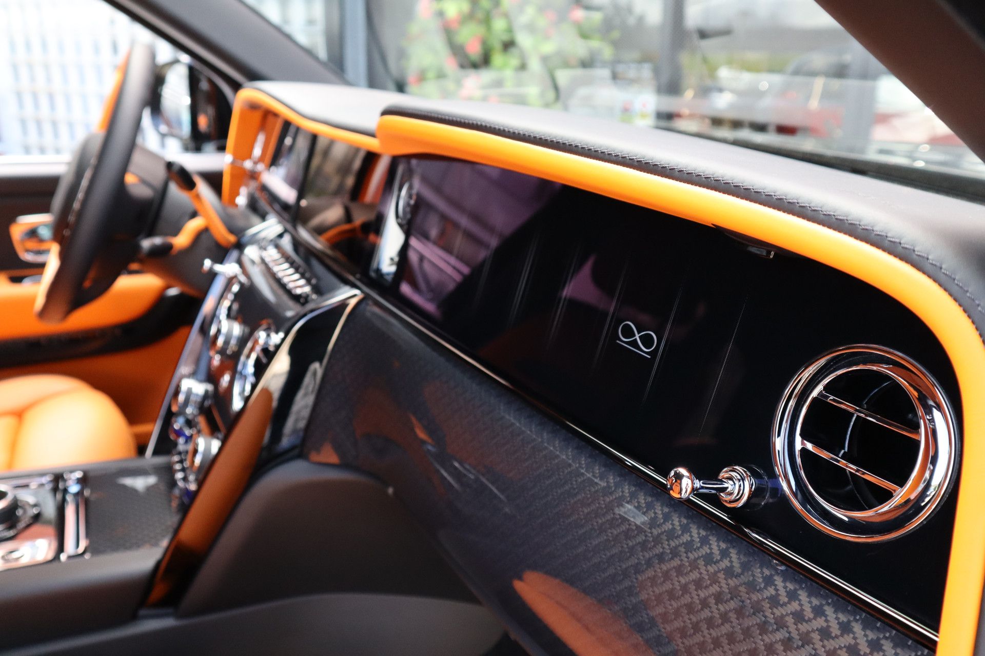 Afbeelding Rolls-Royce Cullinan BLACK BADGE 6.75 V12 | Series II, Starlight, Bespoke Audio, Massage, Entertainment