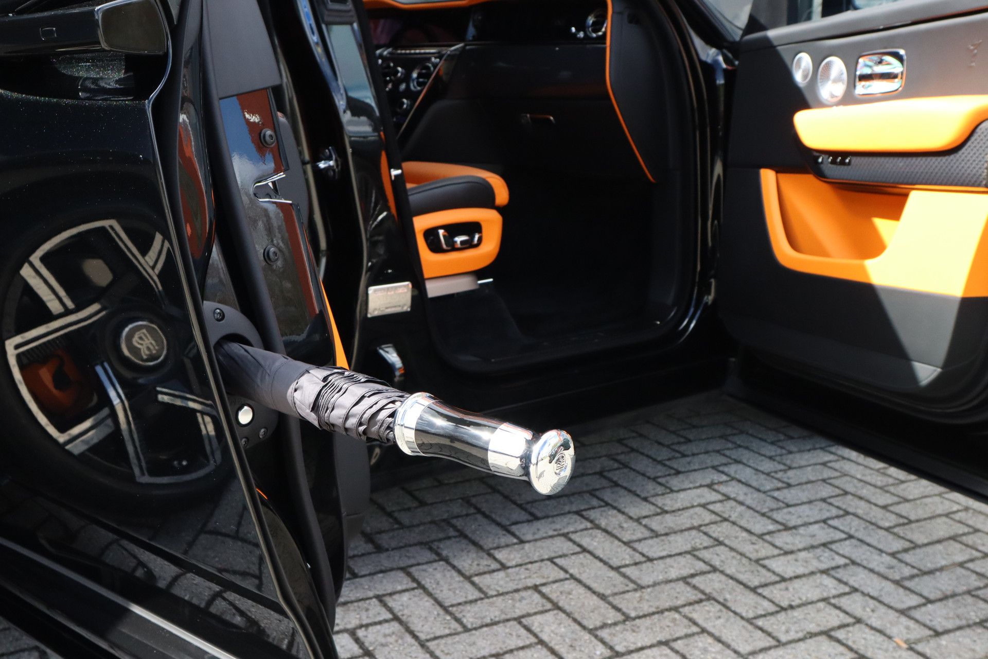 Afbeelding Rolls-Royce Cullinan BLACK BADGE 6.75 V12 | Series II, Starlight, Bespoke Audio, Massage, Entertainment