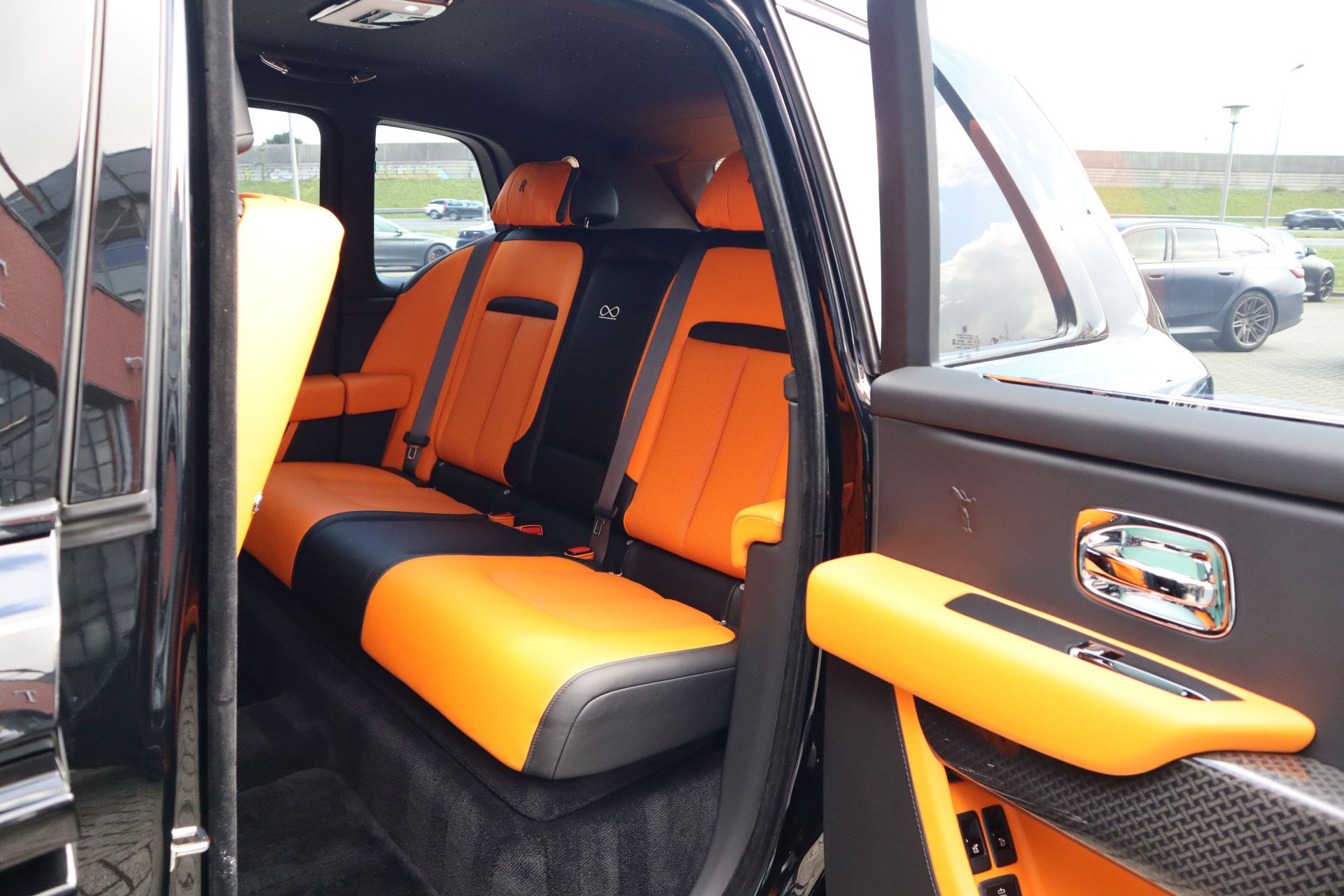 Afbeelding Rolls-Royce Cullinan BLACK BADGE 6.75 V12 | Series II, Starlight, Bespoke Audio, Massage, Entertainment