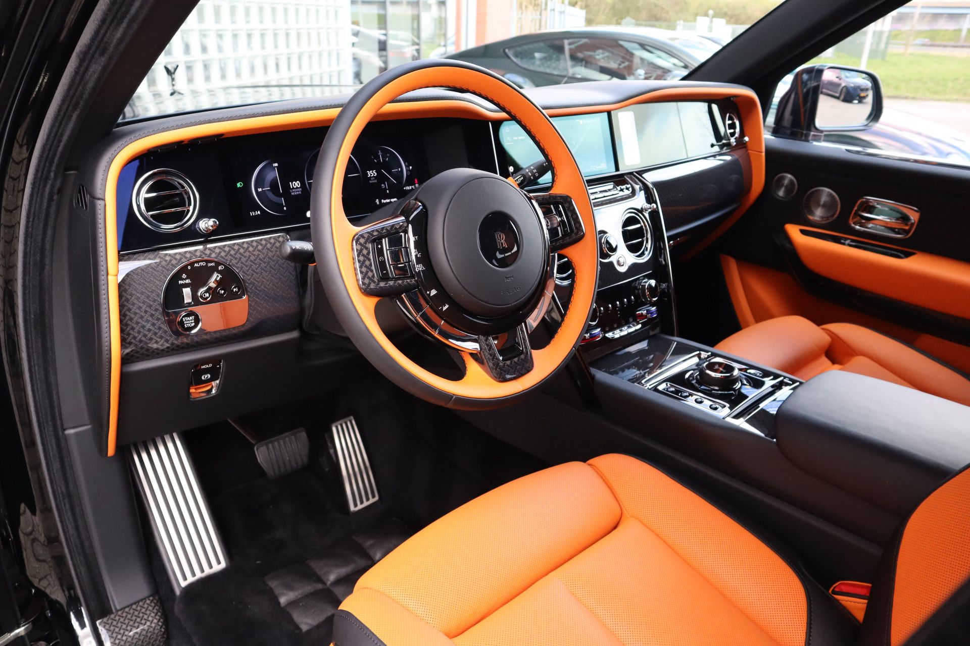 Afbeelding Rolls-Royce Cullinan BLACK BADGE 6.75 V12 | Series II, Starlight, Bespoke Audio, Massage, Entertainment