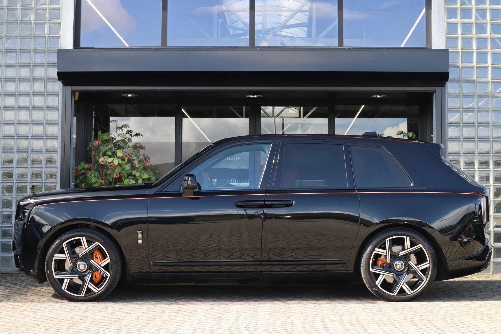 Afbeelding Rolls-Royce Cullinan BLACK BADGE 6.75 V12 | Series II, Starlight, Bespoke Audio, Massage, Entertainment