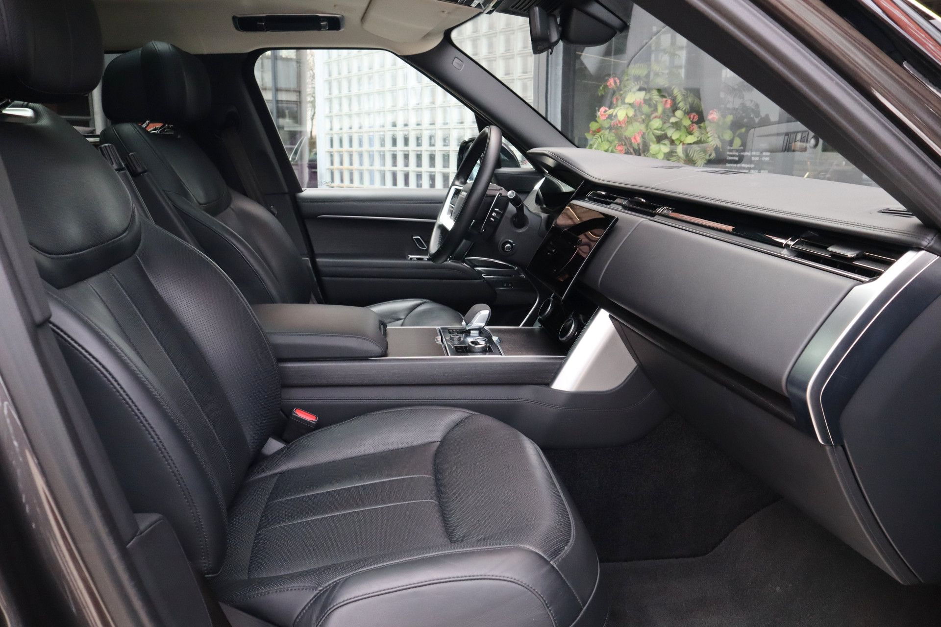 Afbeelding Land Rover Range Rover D350 Autobiography | Meridian Signature Audio, Achterasbesturing, Massage, Trekhaak, Pano, Zonweringspakket, Zitklima, Stuurverwarming, ACC
