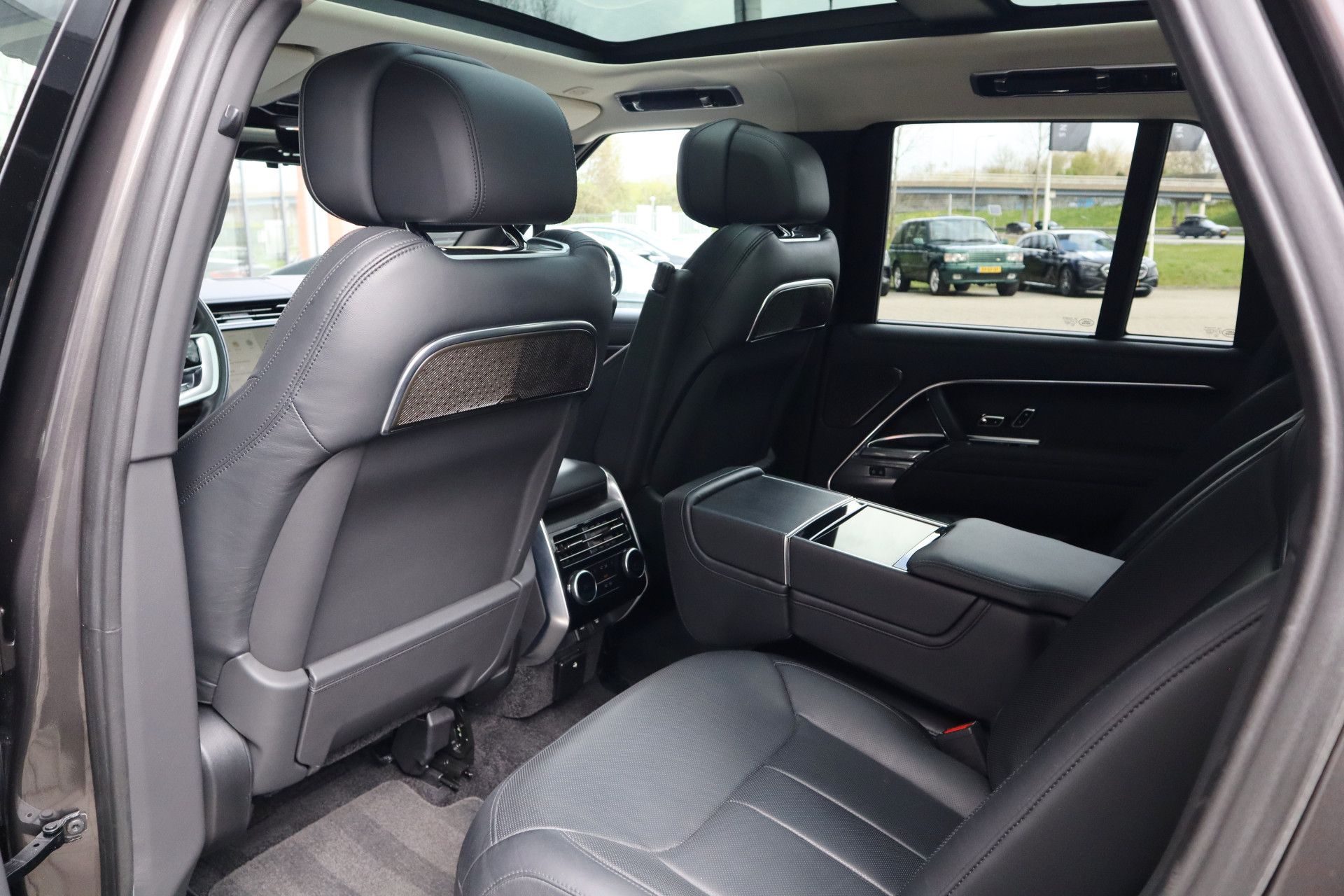Afbeelding Land Rover Range Rover D350 Autobiography | Meridian Signature Audio, Achterasbesturing, Massage, Trekhaak, Pano, Zonweringspakket, Zitklima, Stuurverwarming, ACC