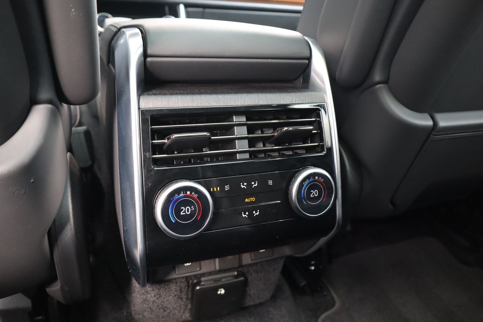 Afbeelding Land Rover Range Rover D350 Autobiography | Meridian Signature Audio, Achterasbesturing, Massage, Trekhaak, Pano, Zonweringspakket, Zitklima, Stuurverwarming, ACC