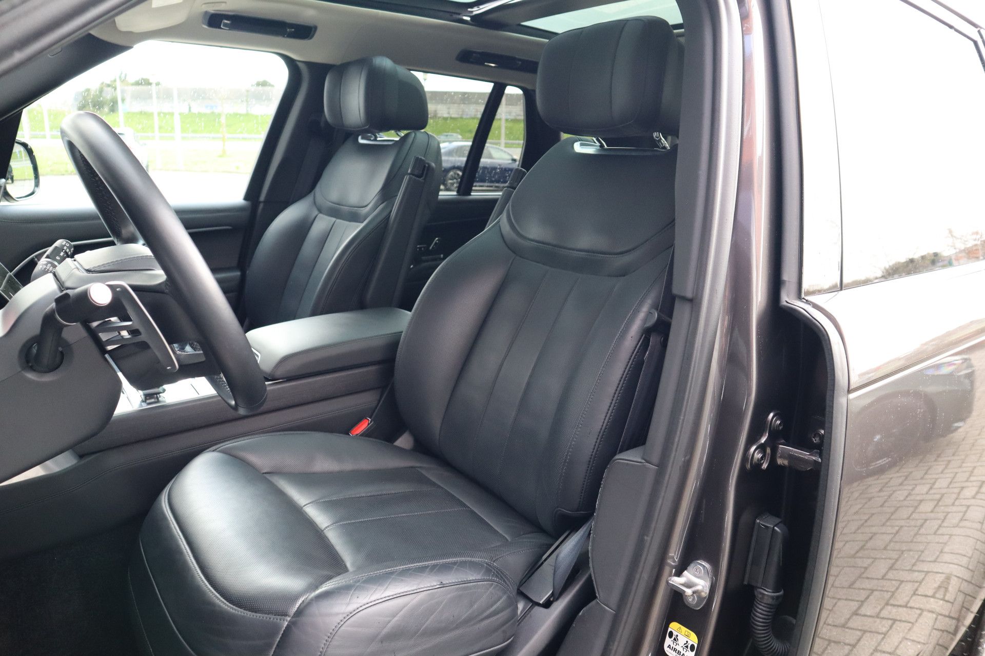 Afbeelding Land Rover Range Rover D350 Autobiography | Meridian Signature Audio, Achterasbesturing, Massage, Trekhaak, Pano, Zonweringspakket, Zitklima, Stuurverwarming, ACC