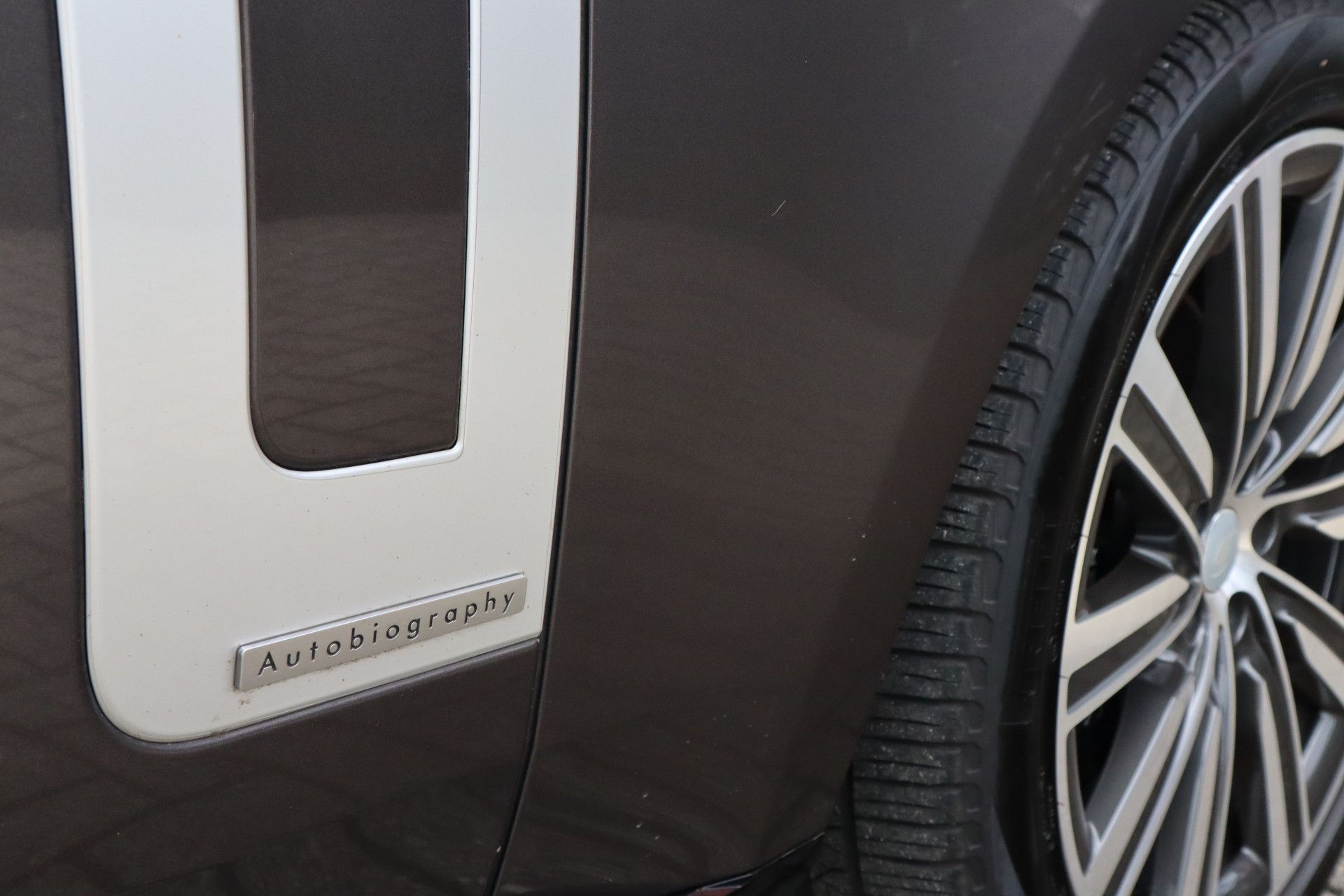 Afbeelding Land Rover Range Rover D350 Autobiography | Meridian Signature Audio, Achterasbesturing, Massage, Trekhaak, Pano, Zonweringspakket, Zitklima, Stuurverwarming, ACC