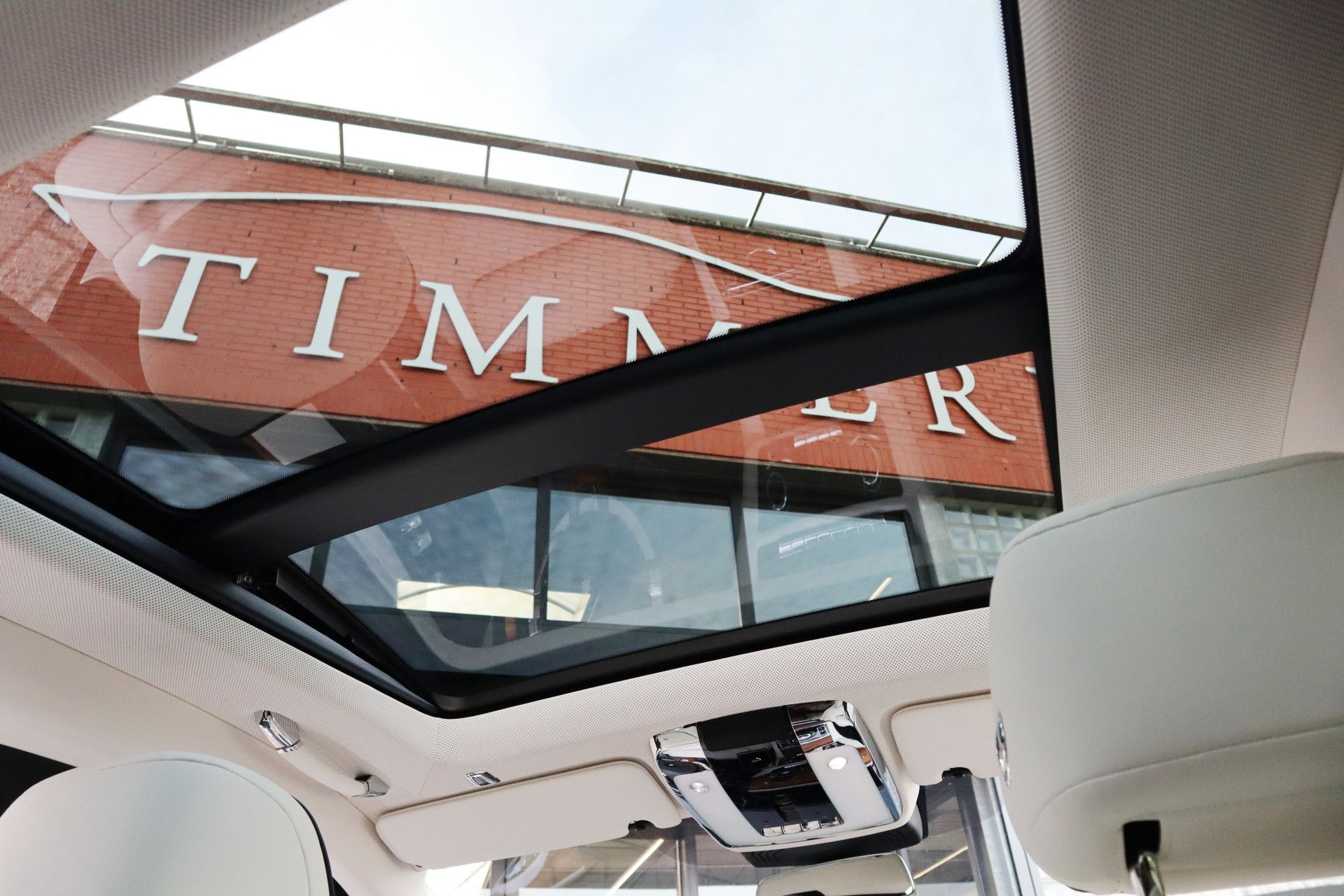 Afbeelding Rolls-Royce Ghost 6.75 V12 | Massagestoelen, Panoramadak, Stoelverwarming, Stuurverwarming, Adaptive CC, Koelkast