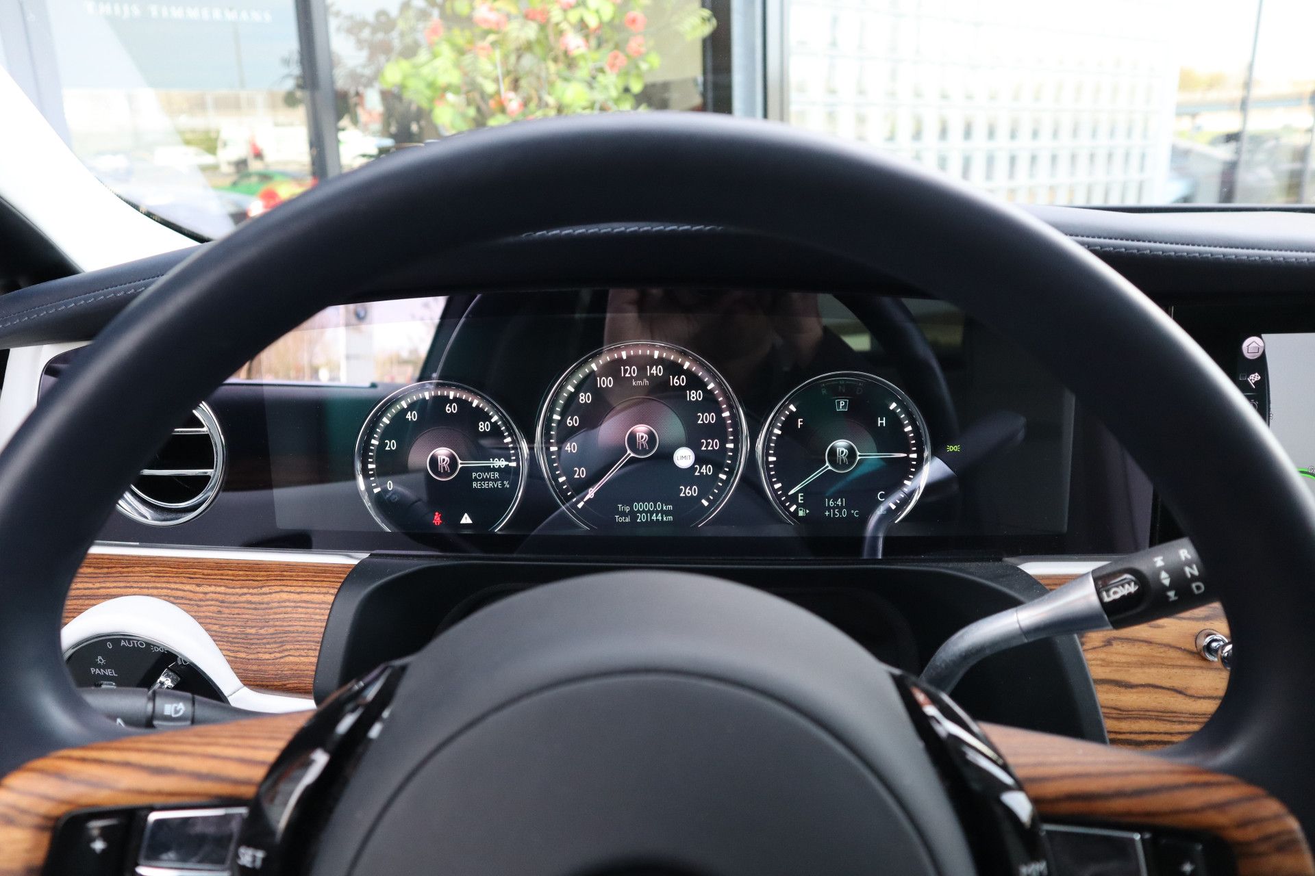 Afbeelding Rolls-Royce Ghost 6.75 V12 | Massagestoelen, Panoramadak, Stoelverwarming, Stuurverwarming, Adaptive CC, Koelkast
