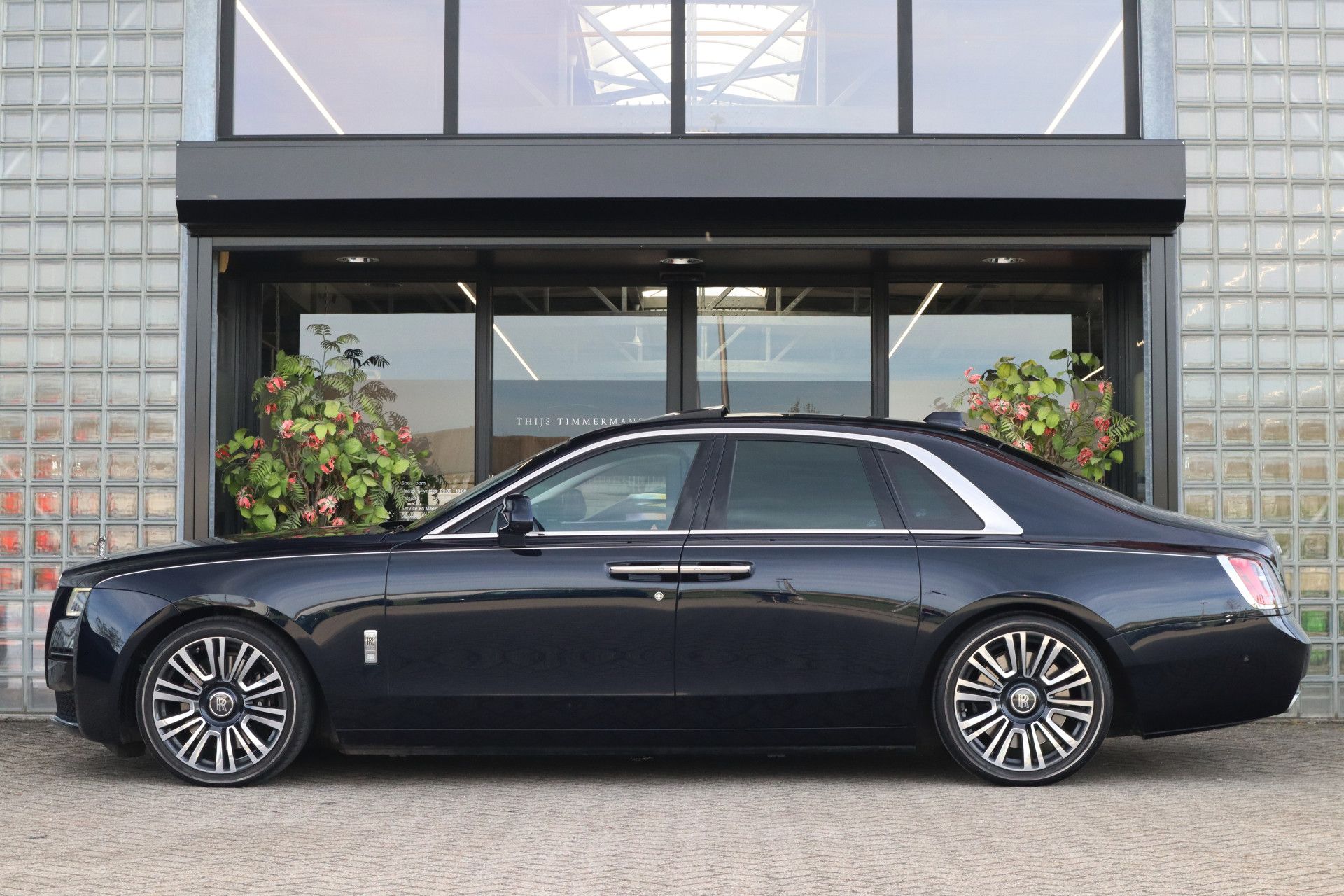 Afbeelding Rolls-Royce Ghost 6.75 V12 | Massagestoelen, Panoramadak, Stoelverwarming, Stuurverwarming, Adaptive CC, Koelkast