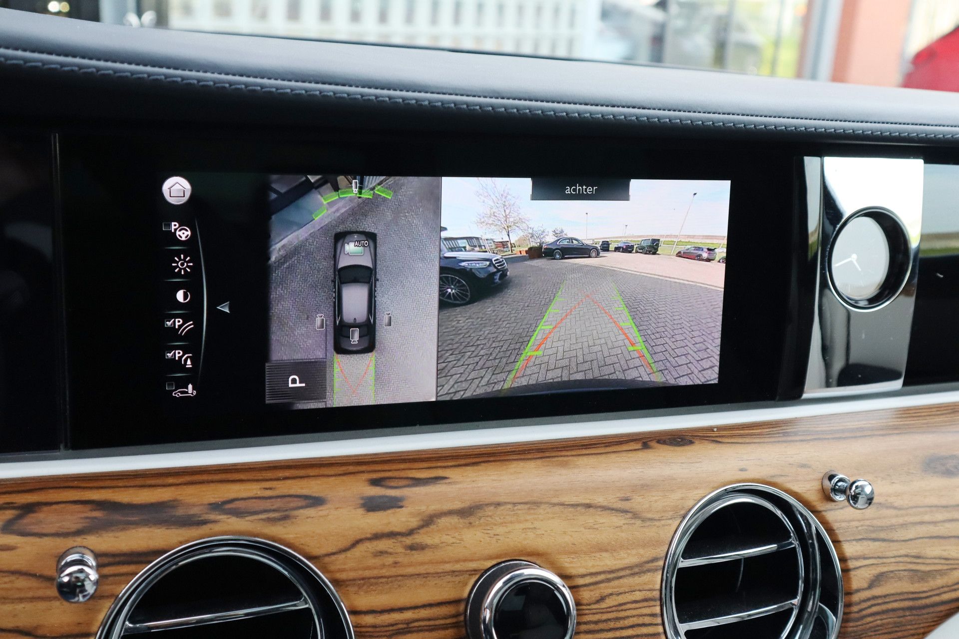 Afbeelding Rolls-Royce Ghost 6.75 V12 | Massagestoelen, Panoramadak, Stoelverwarming, Stuurverwarming, Adaptive CC, Koelkast