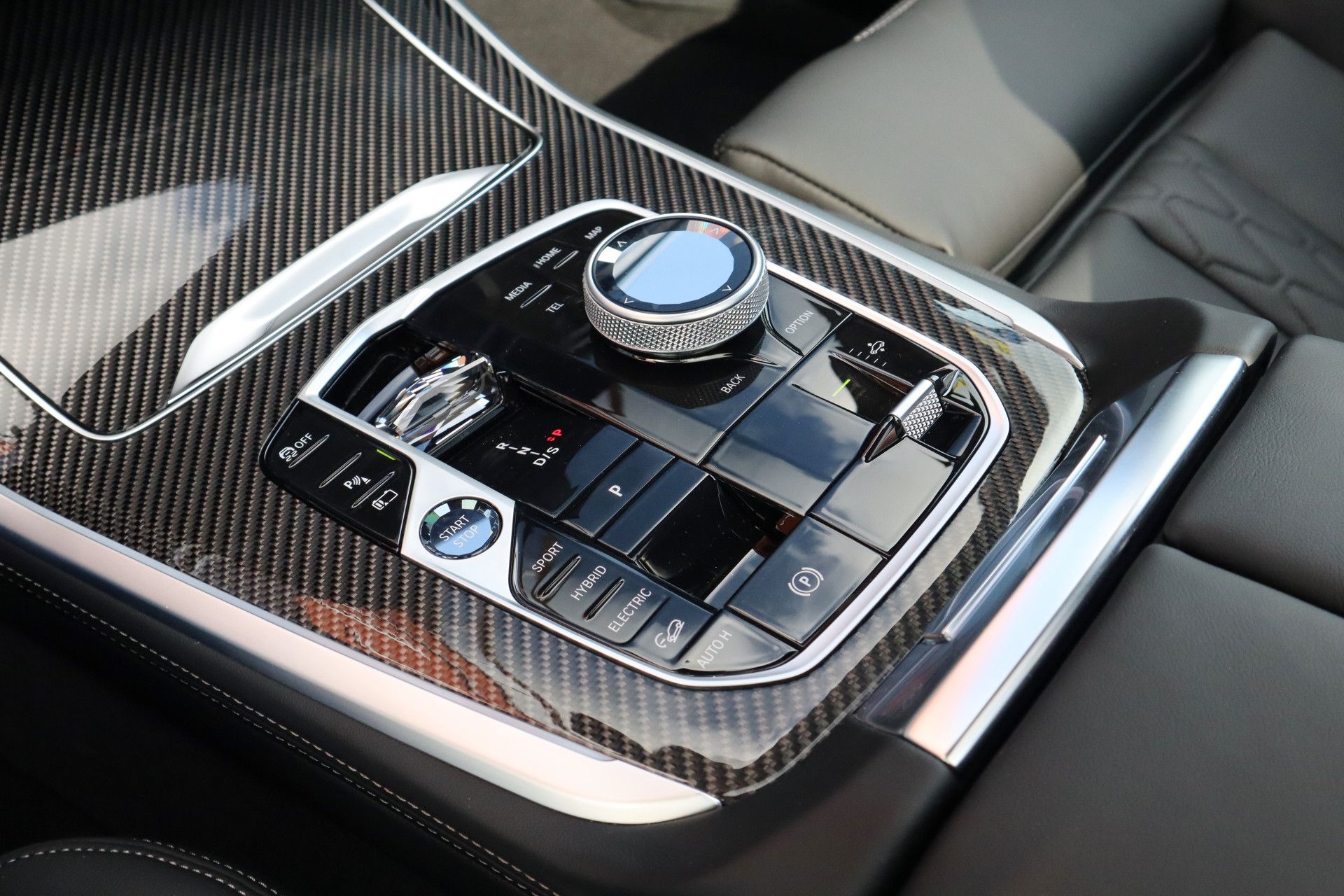 Afbeelding BMW X5 xDrive50e | M Sportpakket Pro, Carbon interieur, Sportstoelen, Massage, Driving Ass. Prof., Harman/Kardon, Trekhaak, Pano, Zitklima, Stuurverwarming