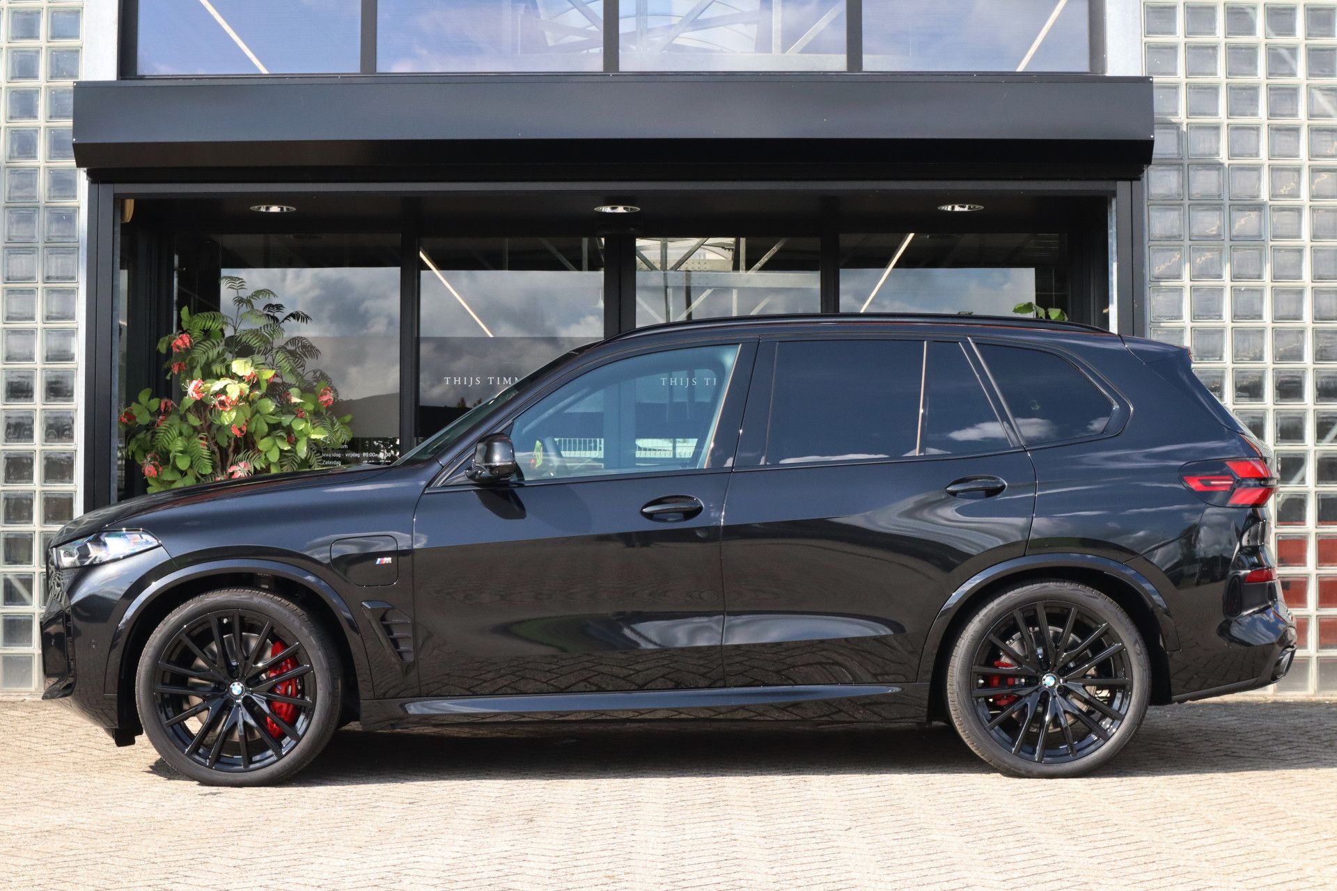 Afbeelding BMW X5 xDrive50e | M Sportpakket Pro, Carbon interieur, Sportstoelen, Massage, Driving Ass. Prof., Harman/Kardon, Trekhaak, Pano, Zitklima, Stuurverwarming