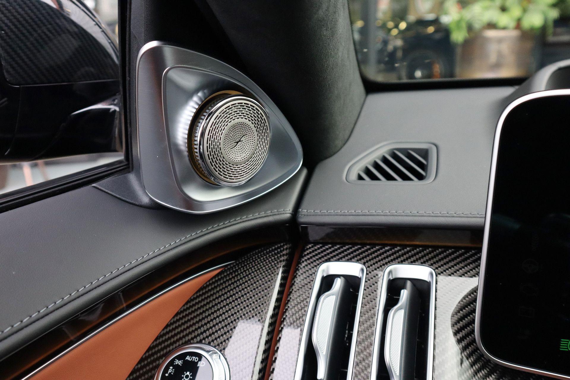 Afbeelding Mercedes-AMG S-Klasse  63 S E Performance | Keramisch, Burmester High End 4D, Carbon in/ex, Entertainment, Massage, Rij-ass. Plus pakket, Leder Exclusief, Driver's Package, Zitklima