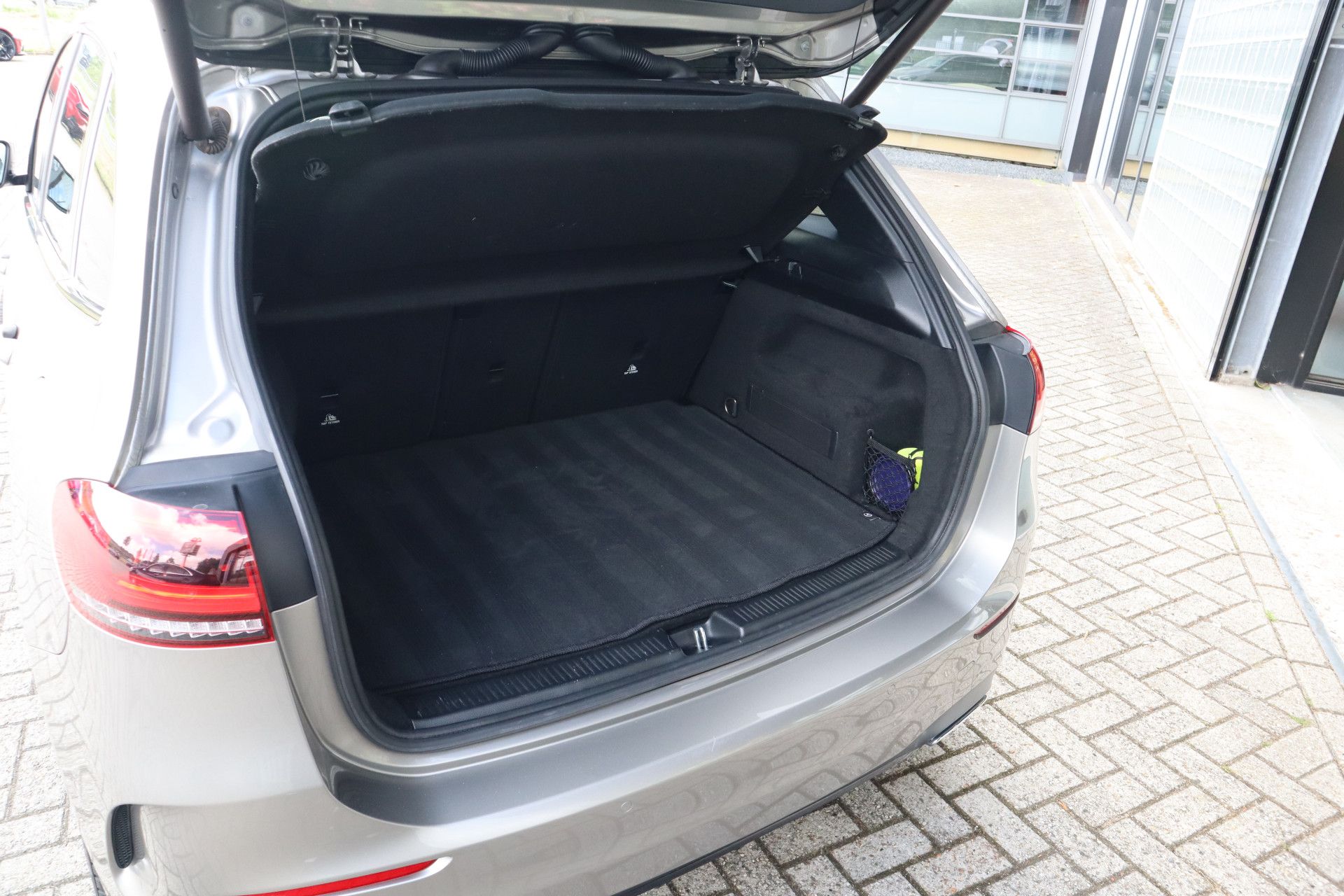 Afbeelding Mercedes-Benz B-Klasse 200 Business Solution AMG Panoramadak, Camera, Apple Carplay, Cruisecontrol, Nightpakket