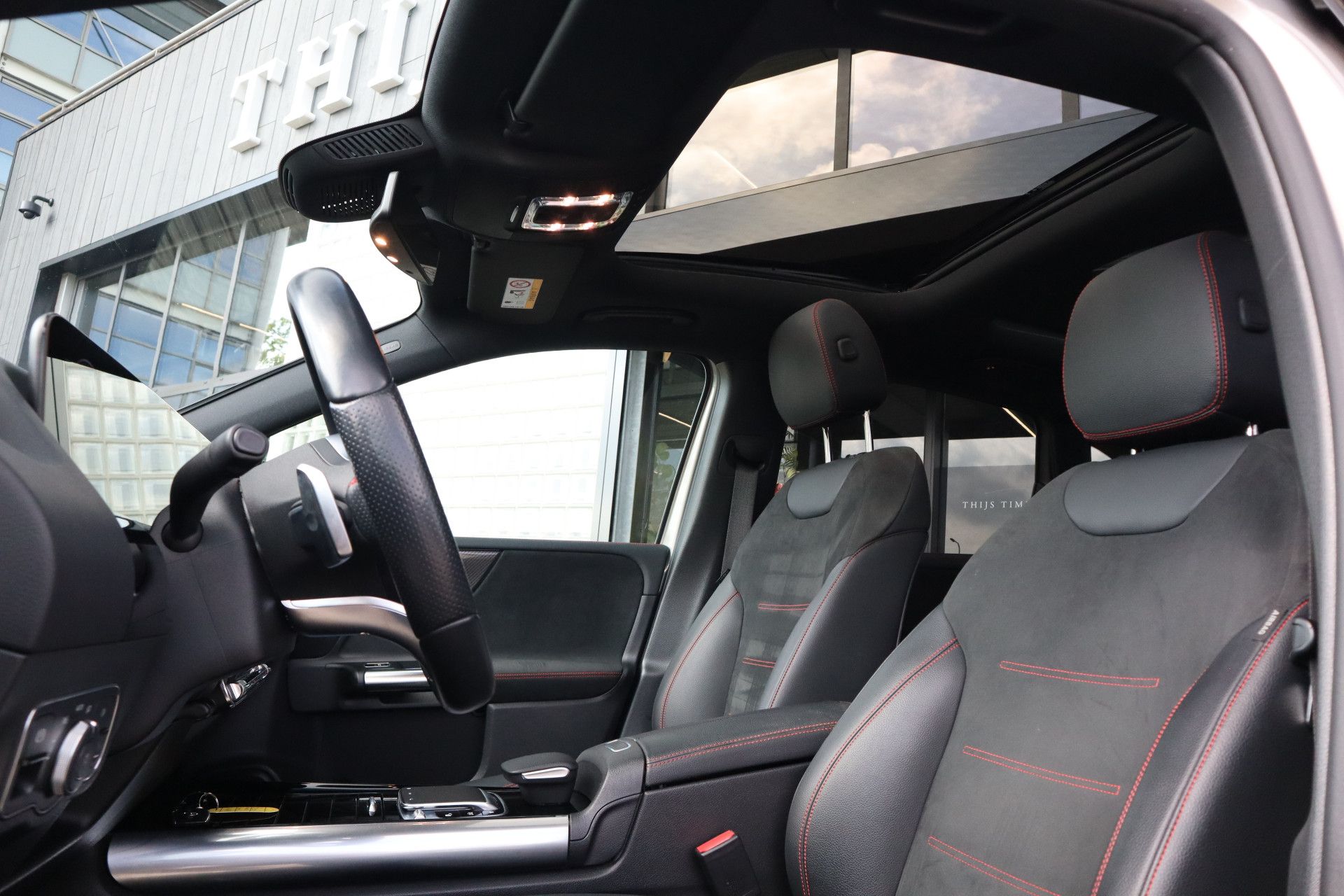 Afbeelding Mercedes-Benz B-Klasse 200 Business Solution AMG Panoramadak, Camera, Apple Carplay, Cruisecontrol, Nightpakket