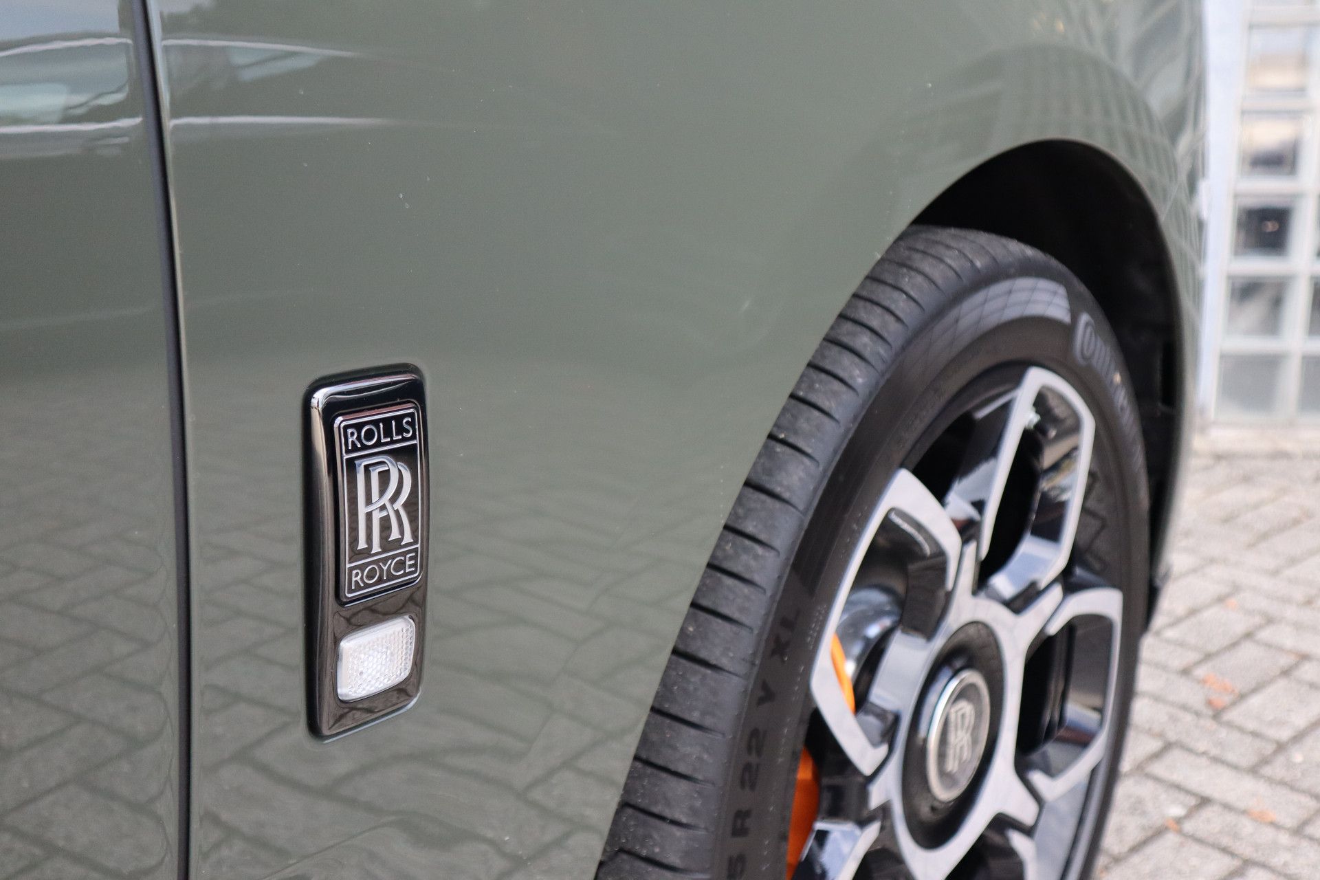 Afbeelding Rolls-Royce Cullinan BLACK BADGE 6.75 V12 Fu-Shion | Sterrenhemel, Bespoke Audio, Nachtzichtcamera, Massage, Entertainment, Trekhaak, TV